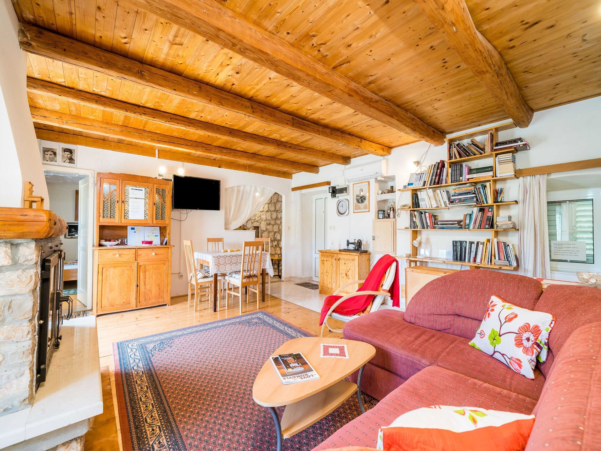   House Kočan-Four Bedroom Villa with Terrace a