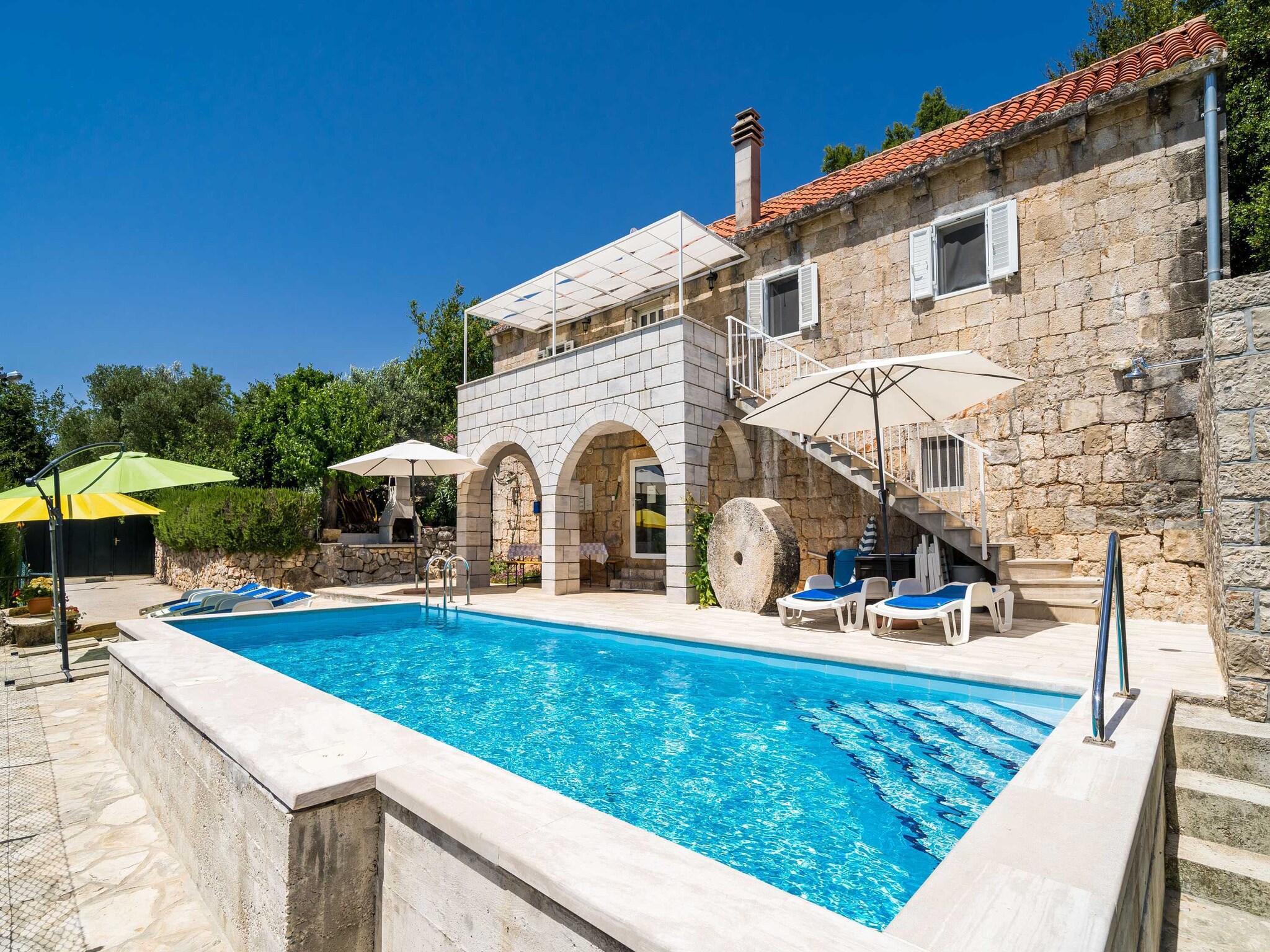   House Kočan-Four Bedroom Villa with Terrace a