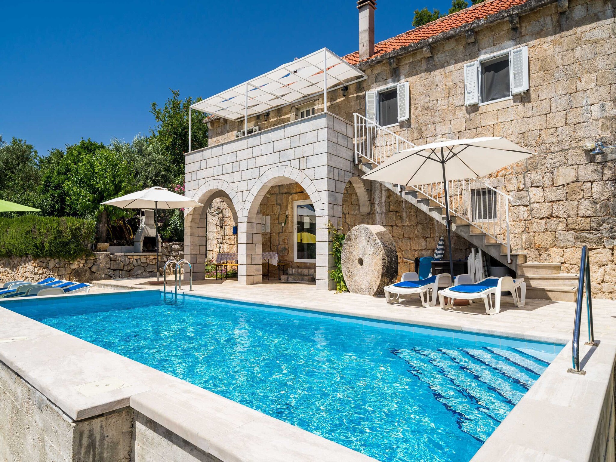   House Kočan-Four Bedroom Villa with Terrace a