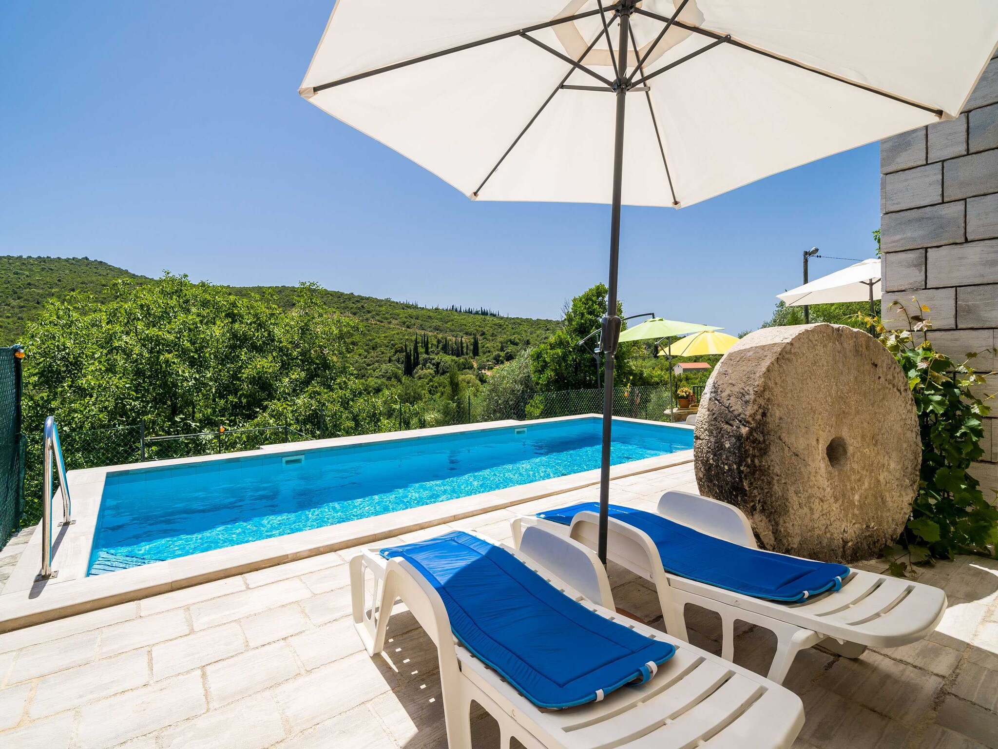   House Kočan-Four Bedroom Villa with Terrace a