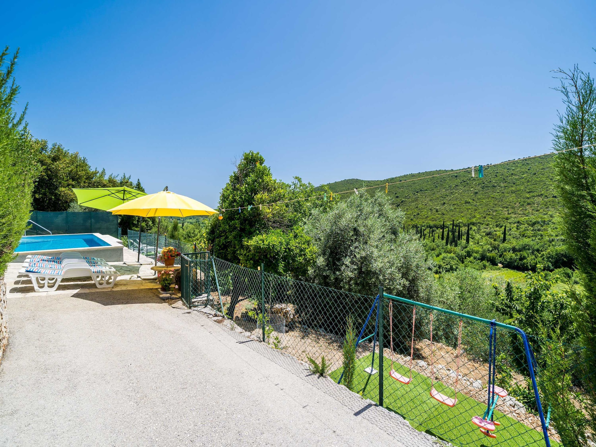   House Kočan-Four Bedroom Villa with Terrace a