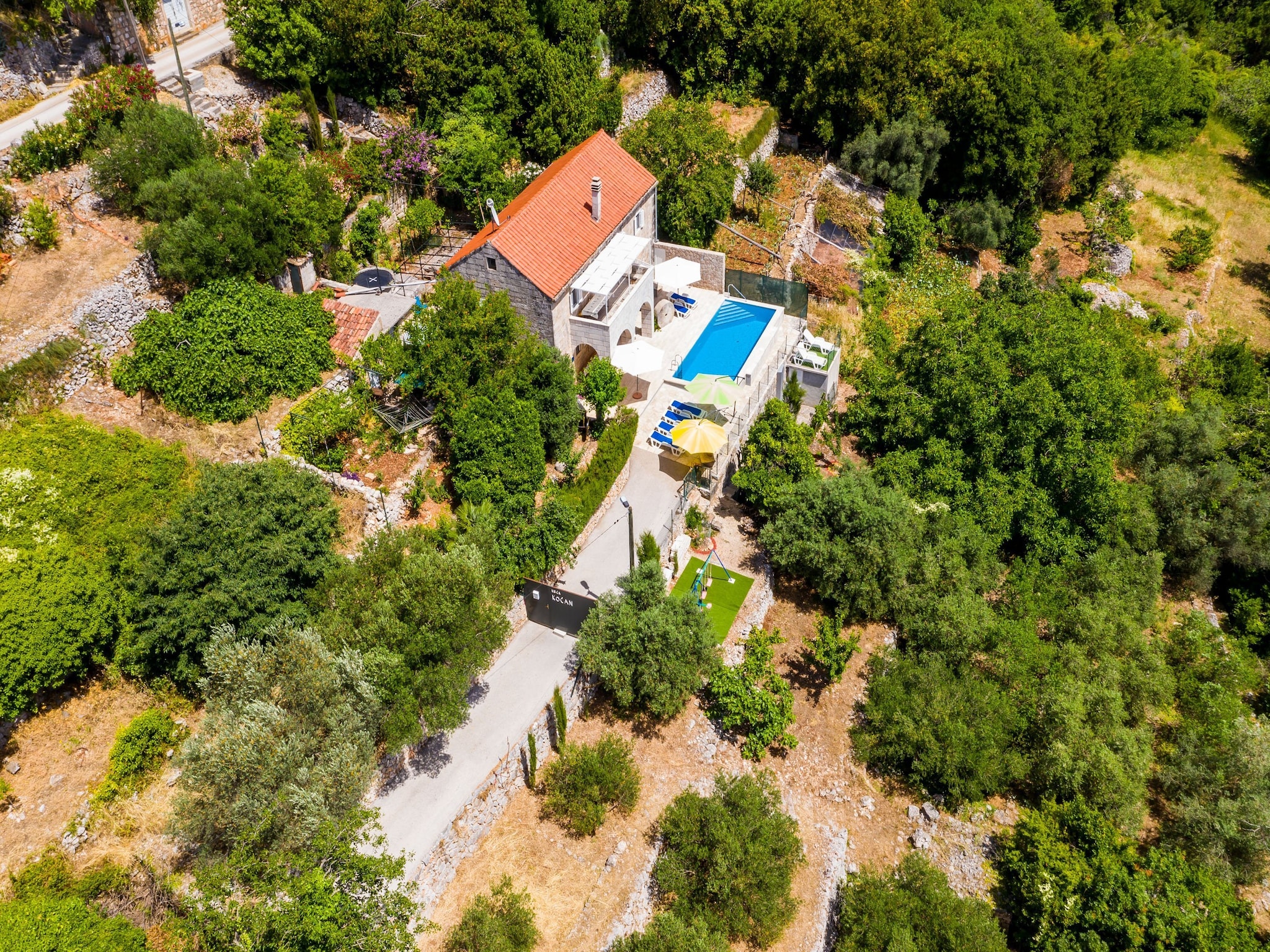   House Kočan-Four Bedroom Villa with Terrace a