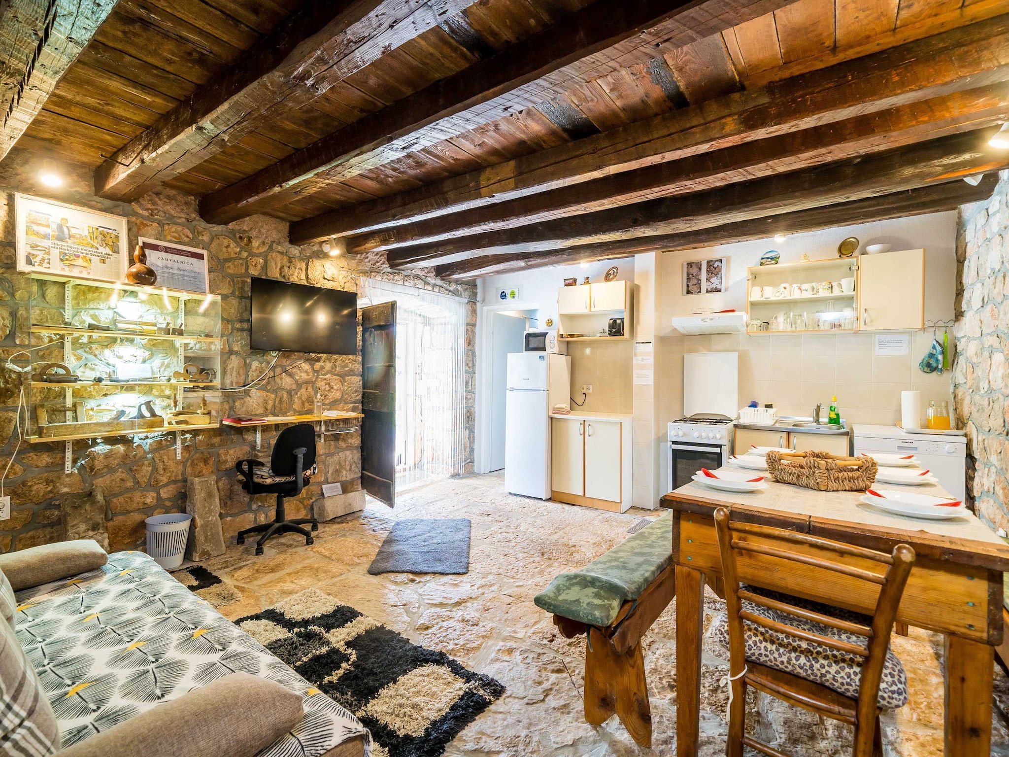   House Kočan-Four Bedroom Villa with Terrace a