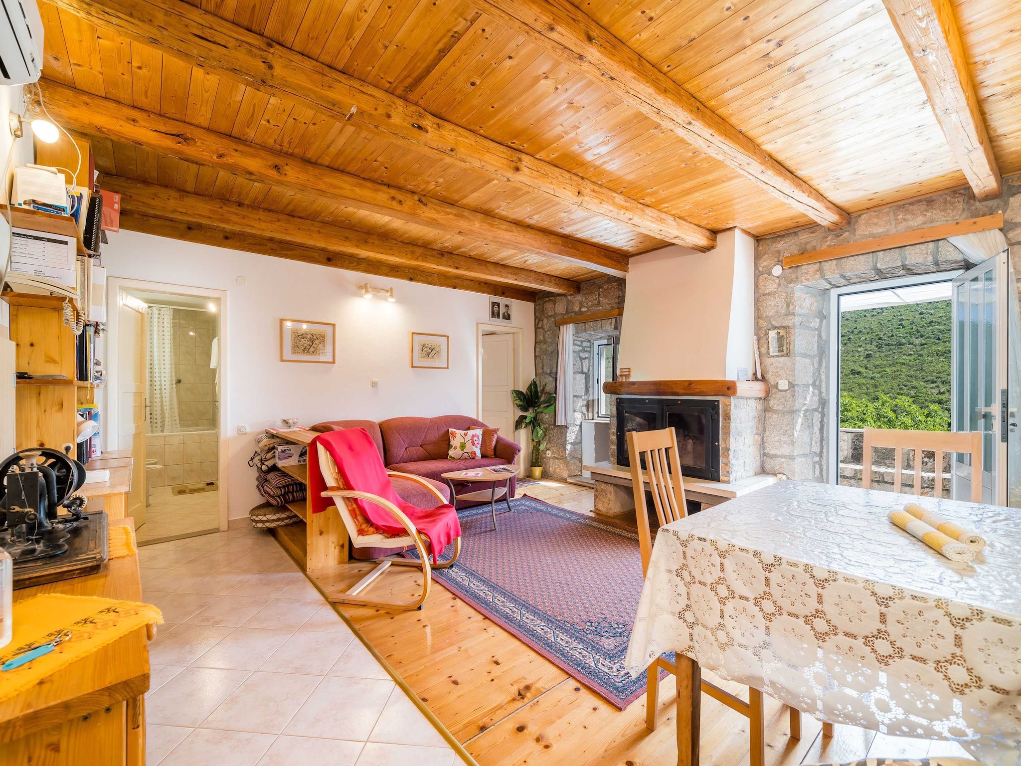   House Kočan-Four Bedroom Villa with Terrace a