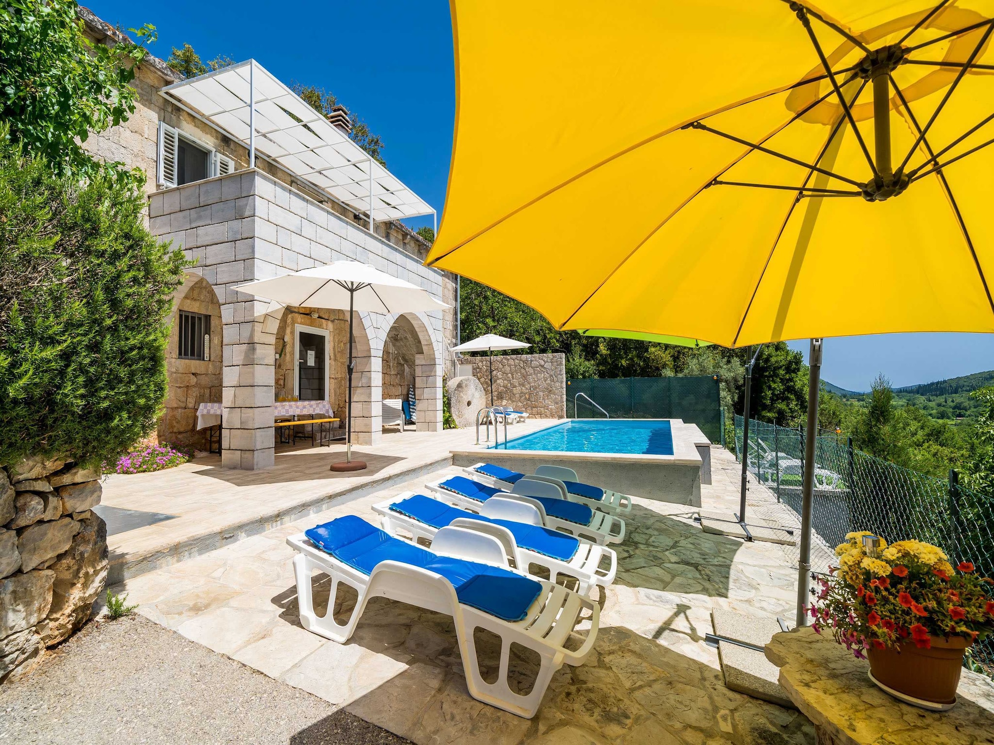   House Kočan-Four Bedroom Villa with Terrace a