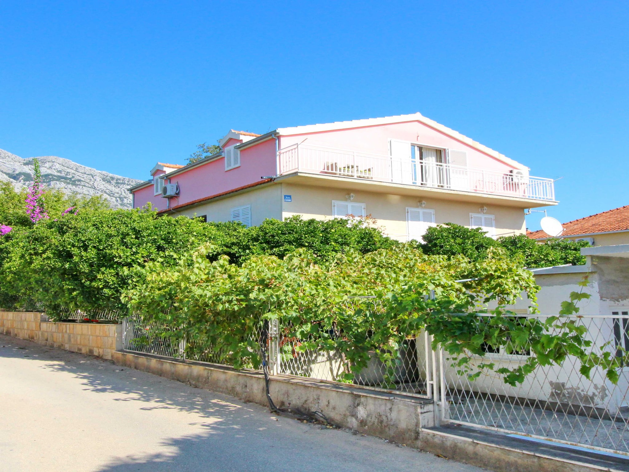 Apartmá Apartment Domestic - Three Bedroom Apartment with
