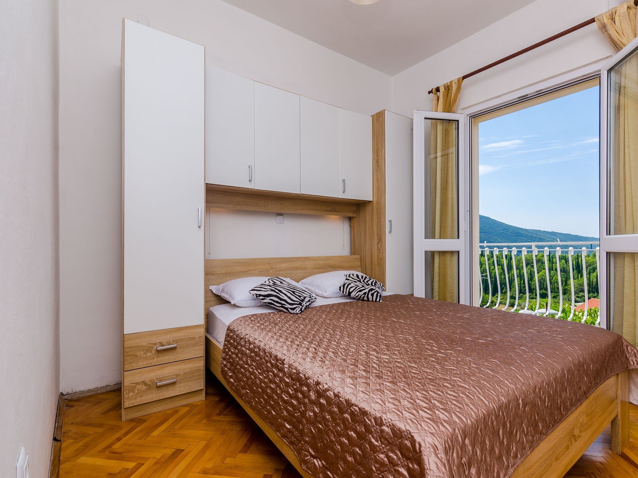 Maison Villa Dalmatian Gem - Two-Bedroom Villa with Terra
