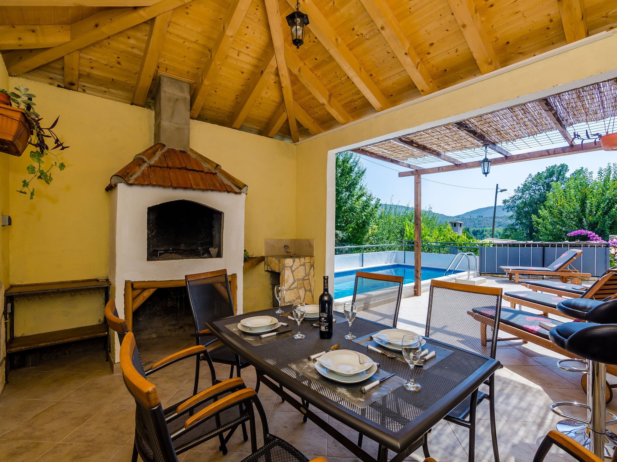 Maison Villa Dalmatian Gem - Two-Bedroom Villa with Terra