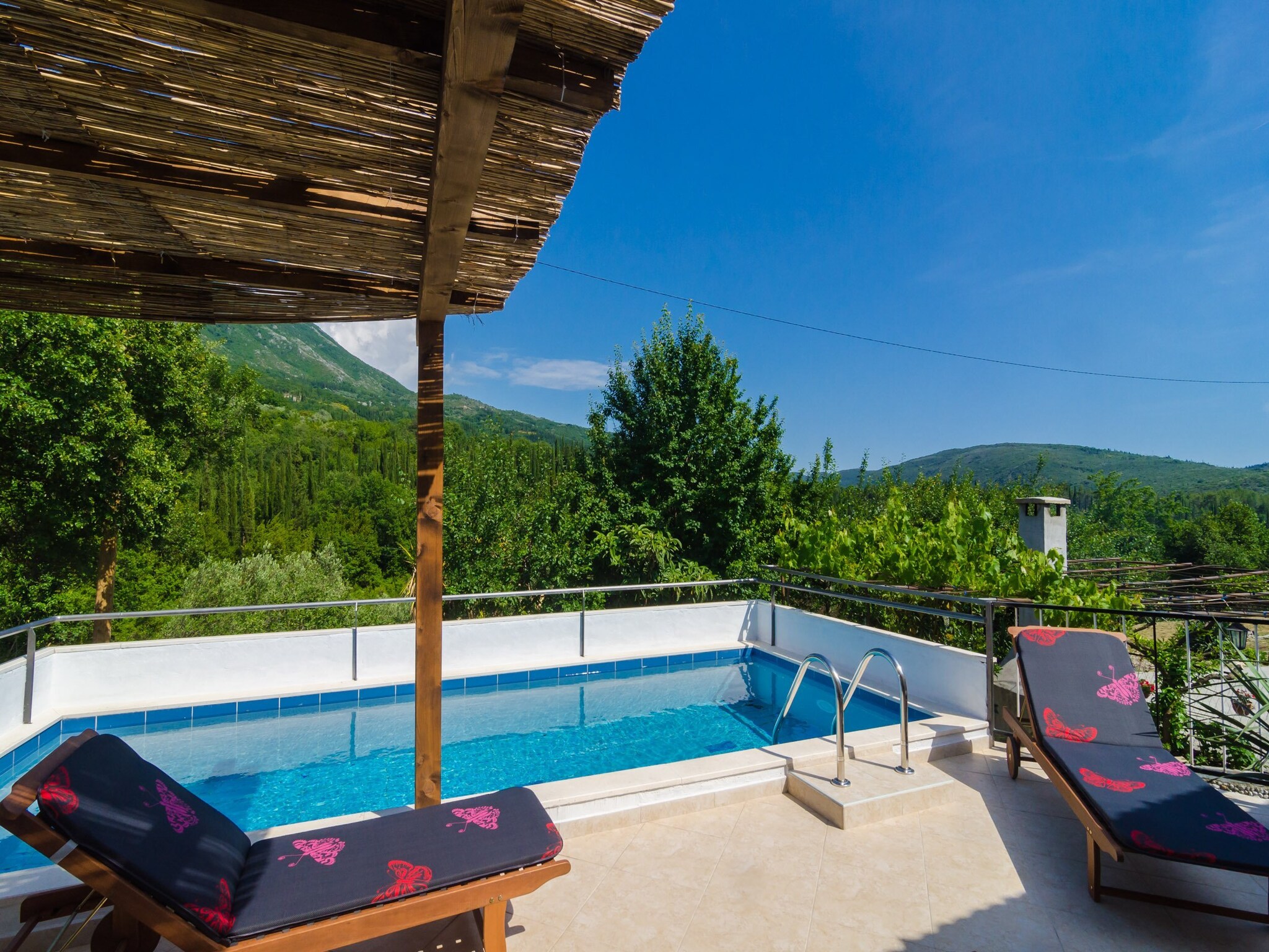 Maison Villa Dalmatian Gem - Two-Bedroom Villa with Terra