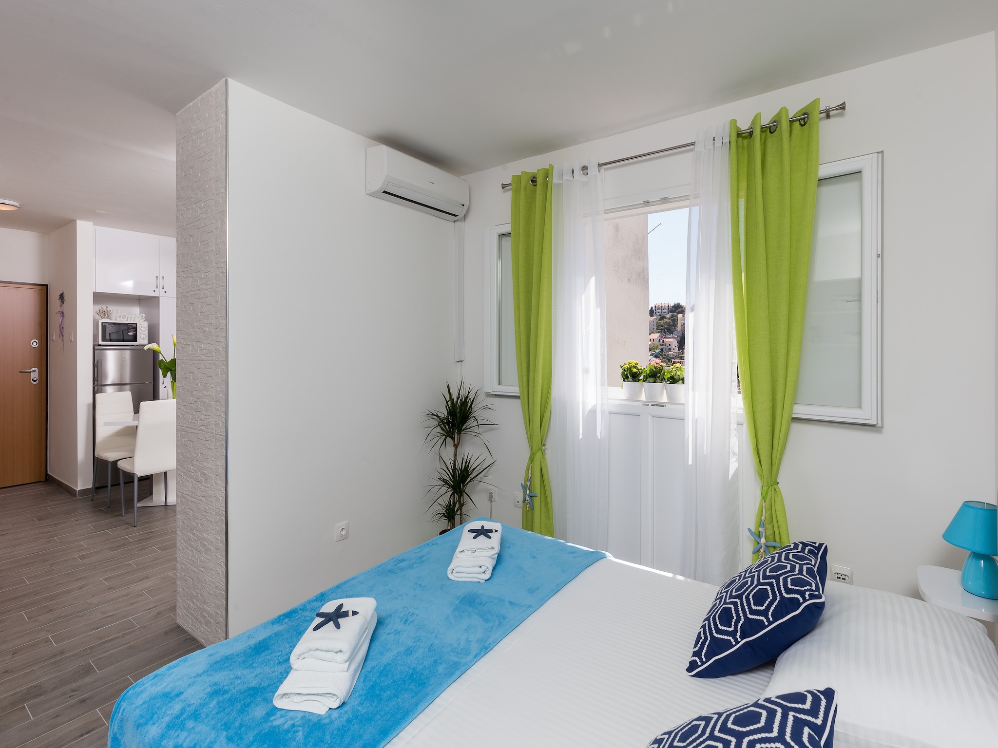 Apartmá Apartment South Side - Studio Apartment with City