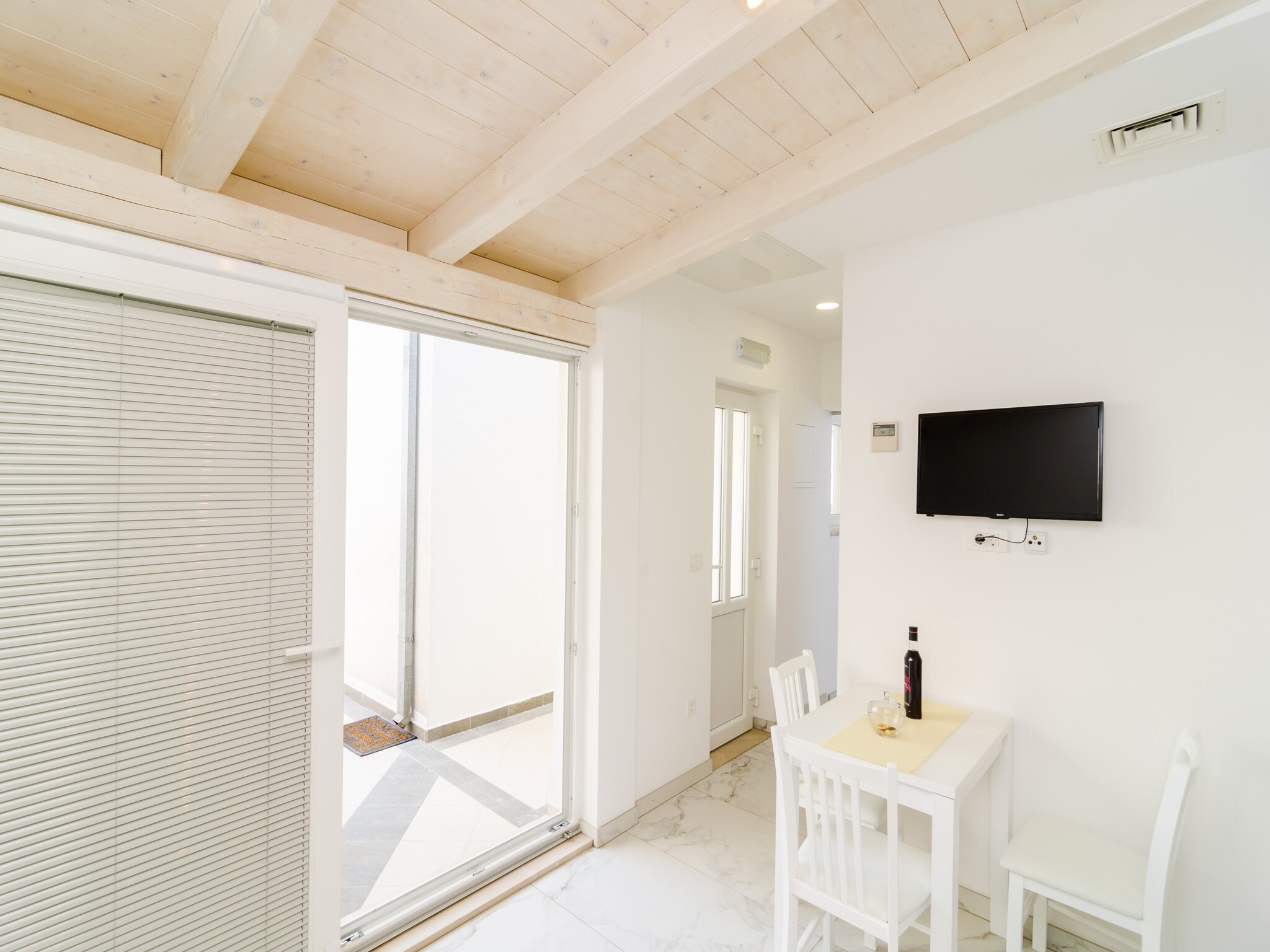 Apartmá Apartment Riki - Studio Apartment with Balcony and