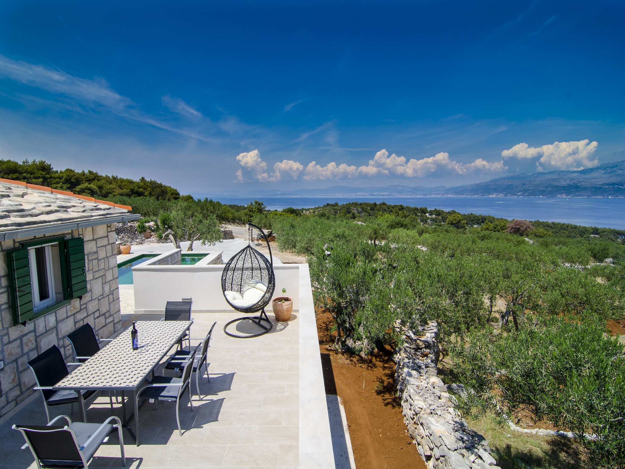   Holiday Home Bliss - Holiday Home with Outdoor Poo