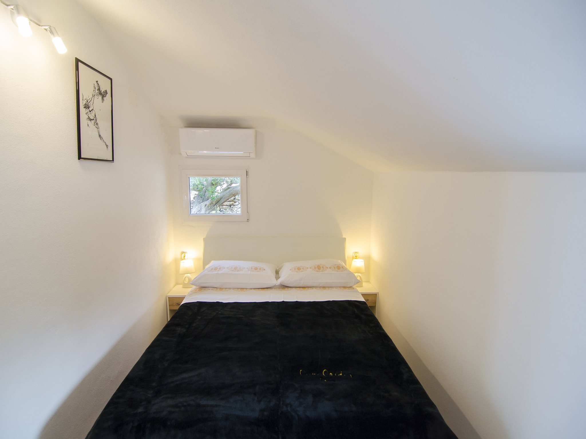   Holiday Home Bliss - Holiday Home with Outdoor Poo