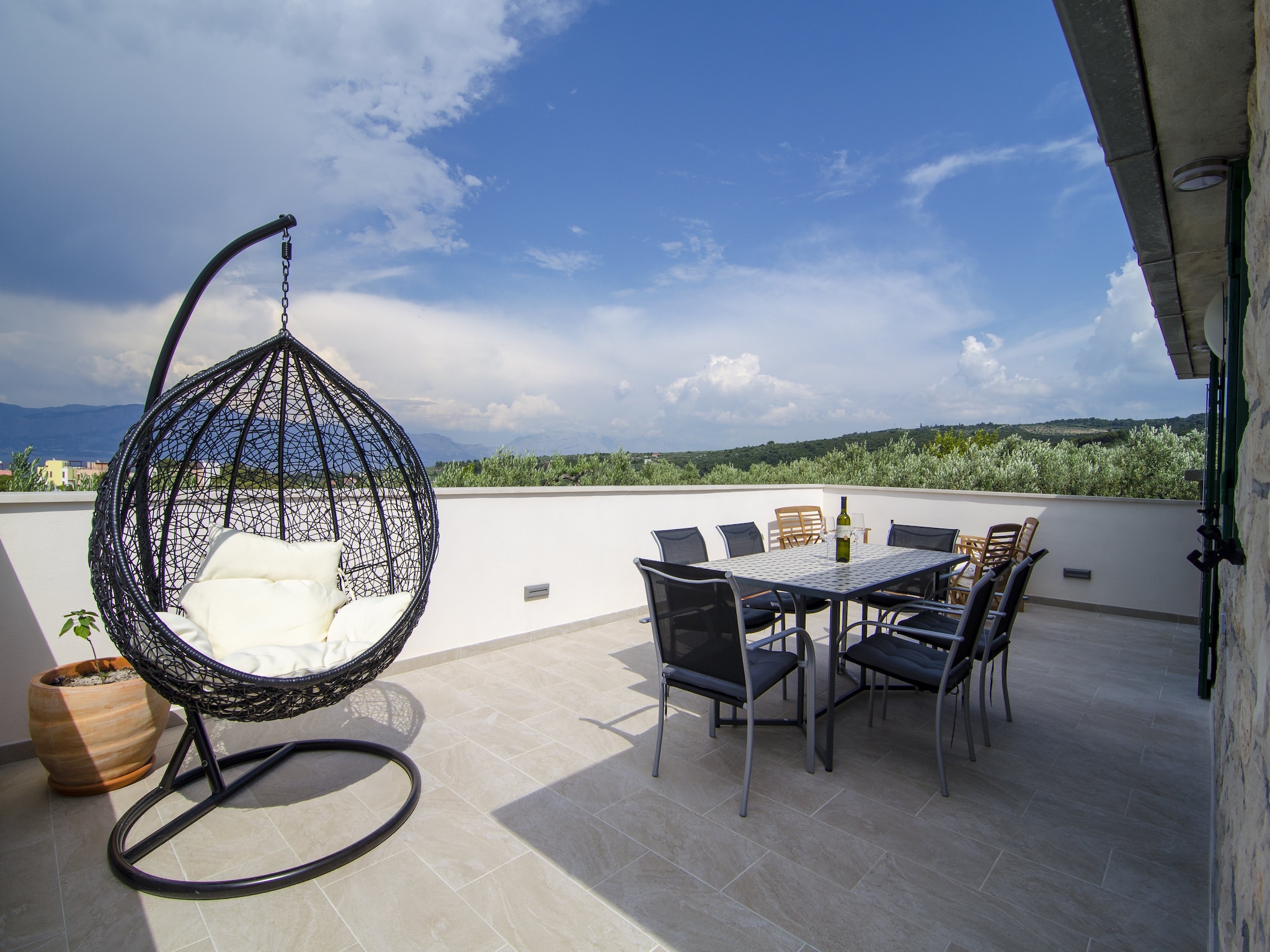   Holiday Home Bliss - Holiday Home with Outdoor Poo