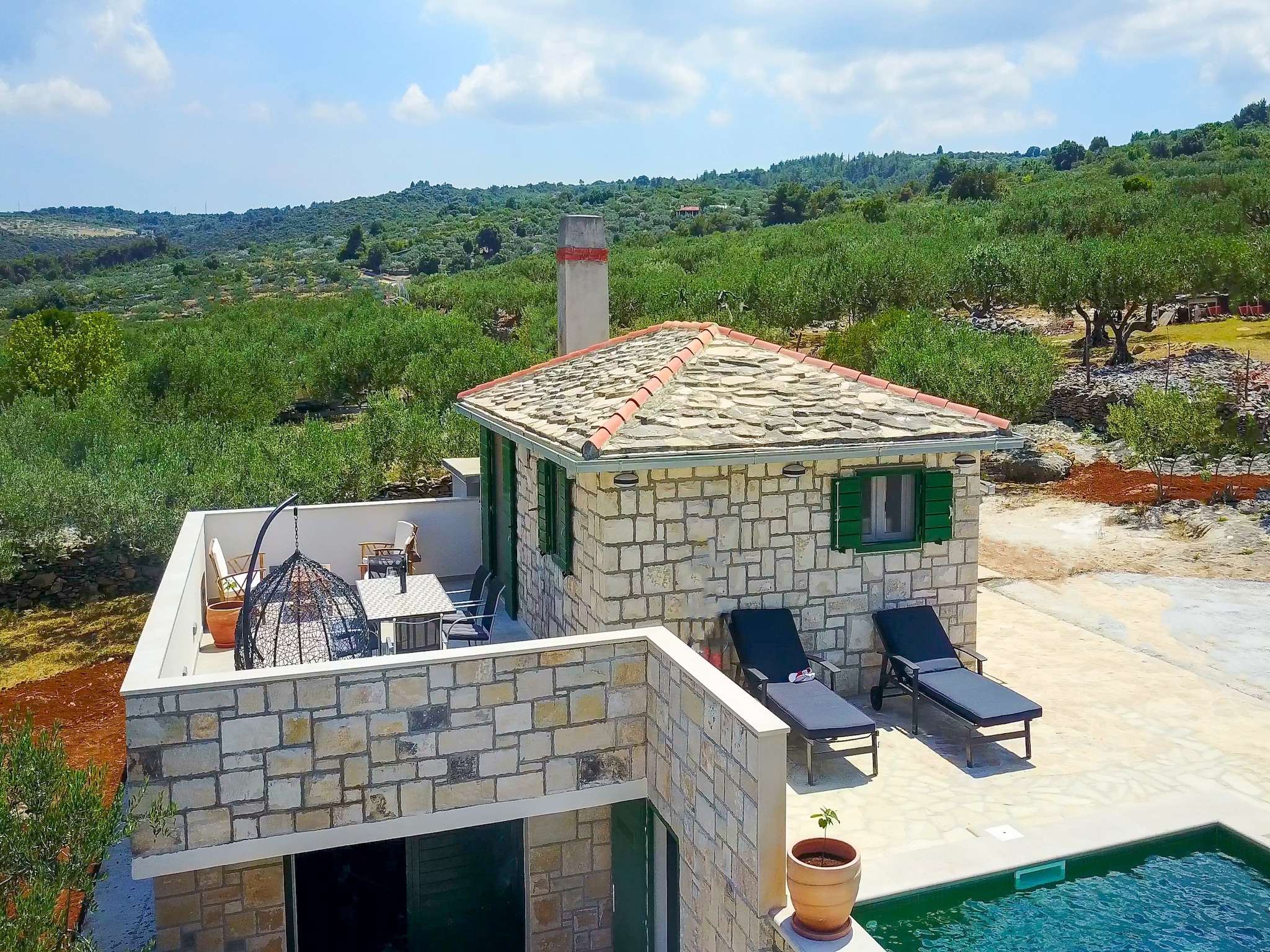   Holiday Home Bliss - Holiday Home with Outdoor Poo