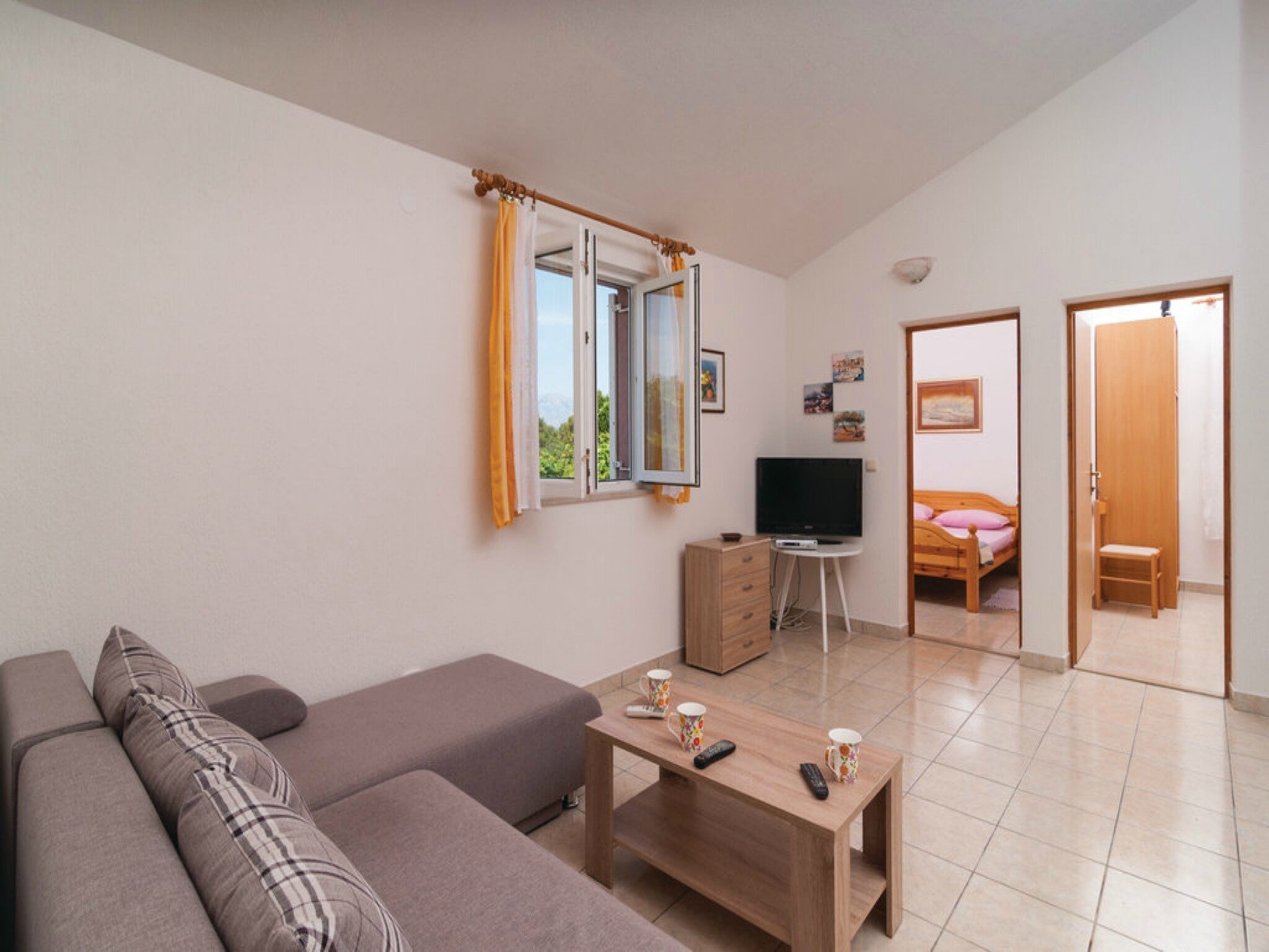   Holiday Home Blossom - Four Bedroom Holiday Home w