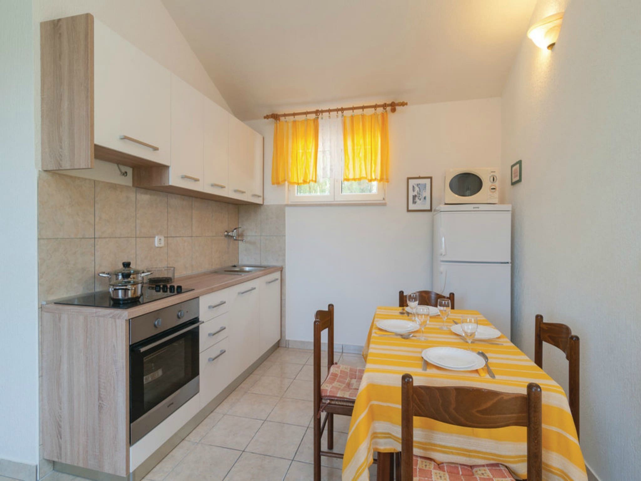   Holiday Home Blossom - Four Bedroom Holiday Home w