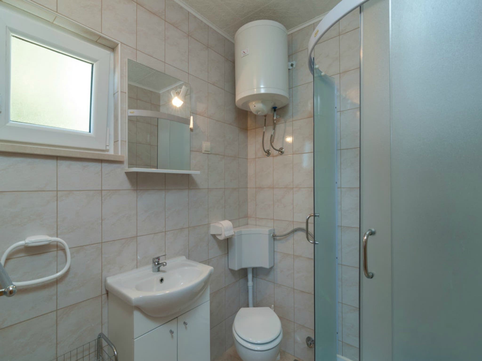   Holiday Home Blossom - Four Bedroom Holiday Home w