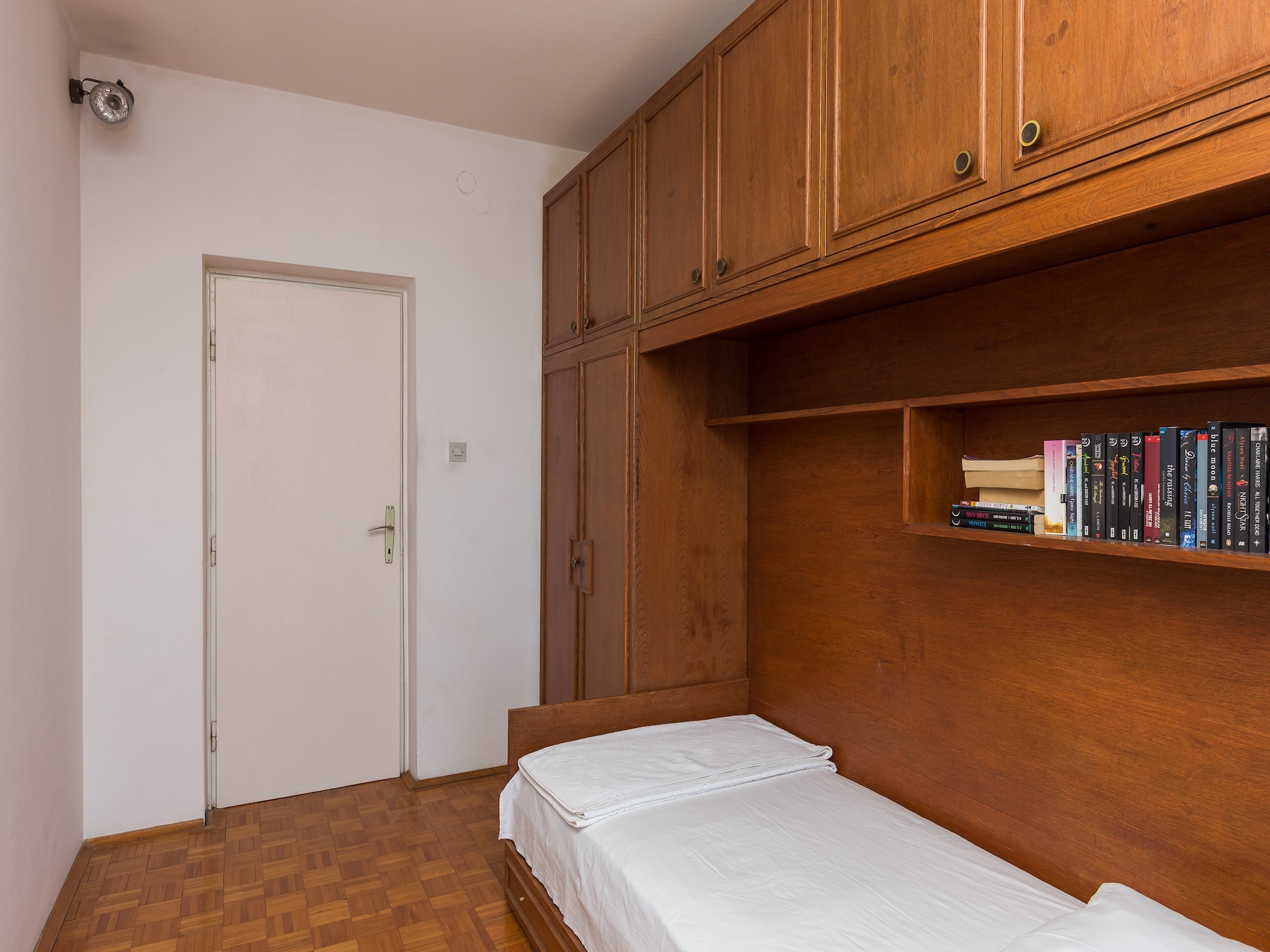Apartment Beautiful Nest Rooms - One Bedroom Suite with Balc