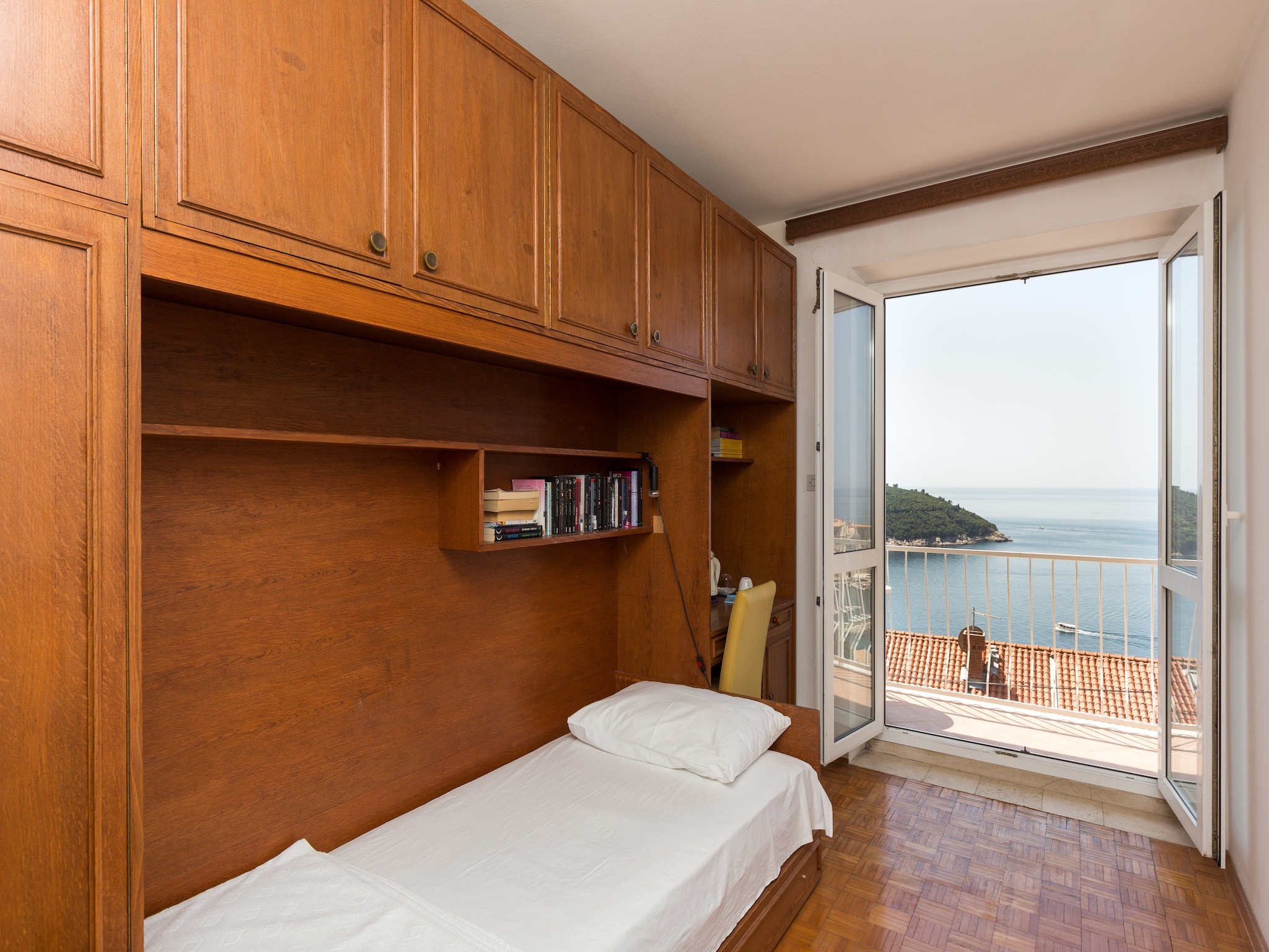 Apartment Beautiful Nest Rooms - One Bedroom Suite with Balc