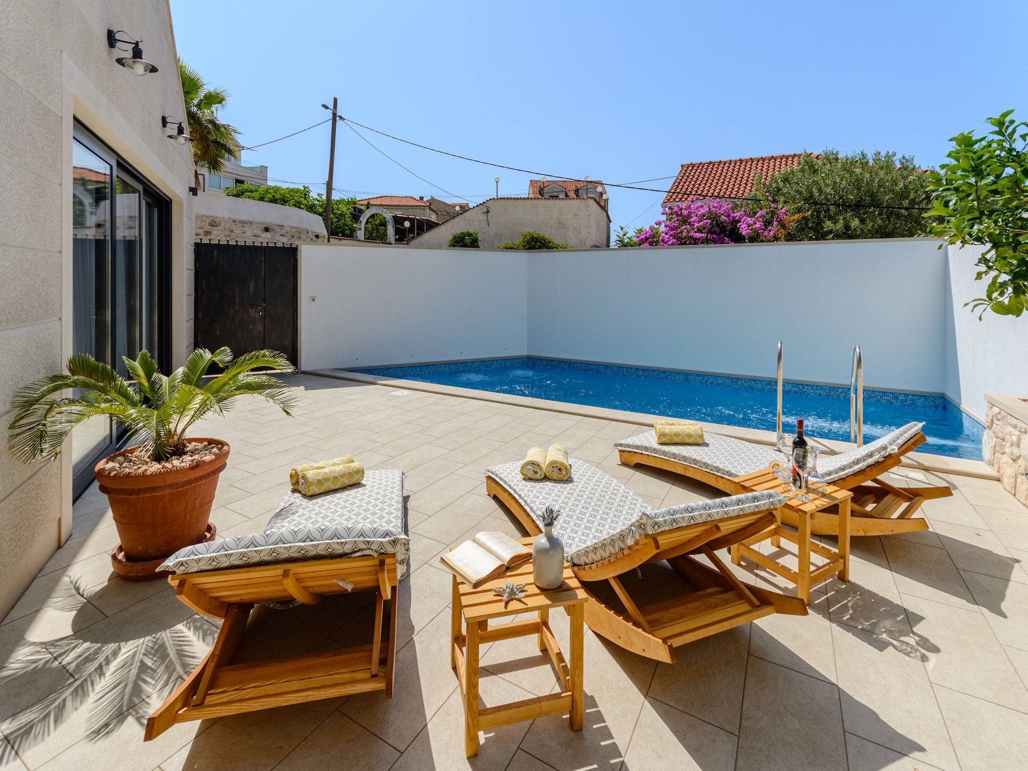 Dom Villa Stone Pearl - Two Bedroom Holiday House with