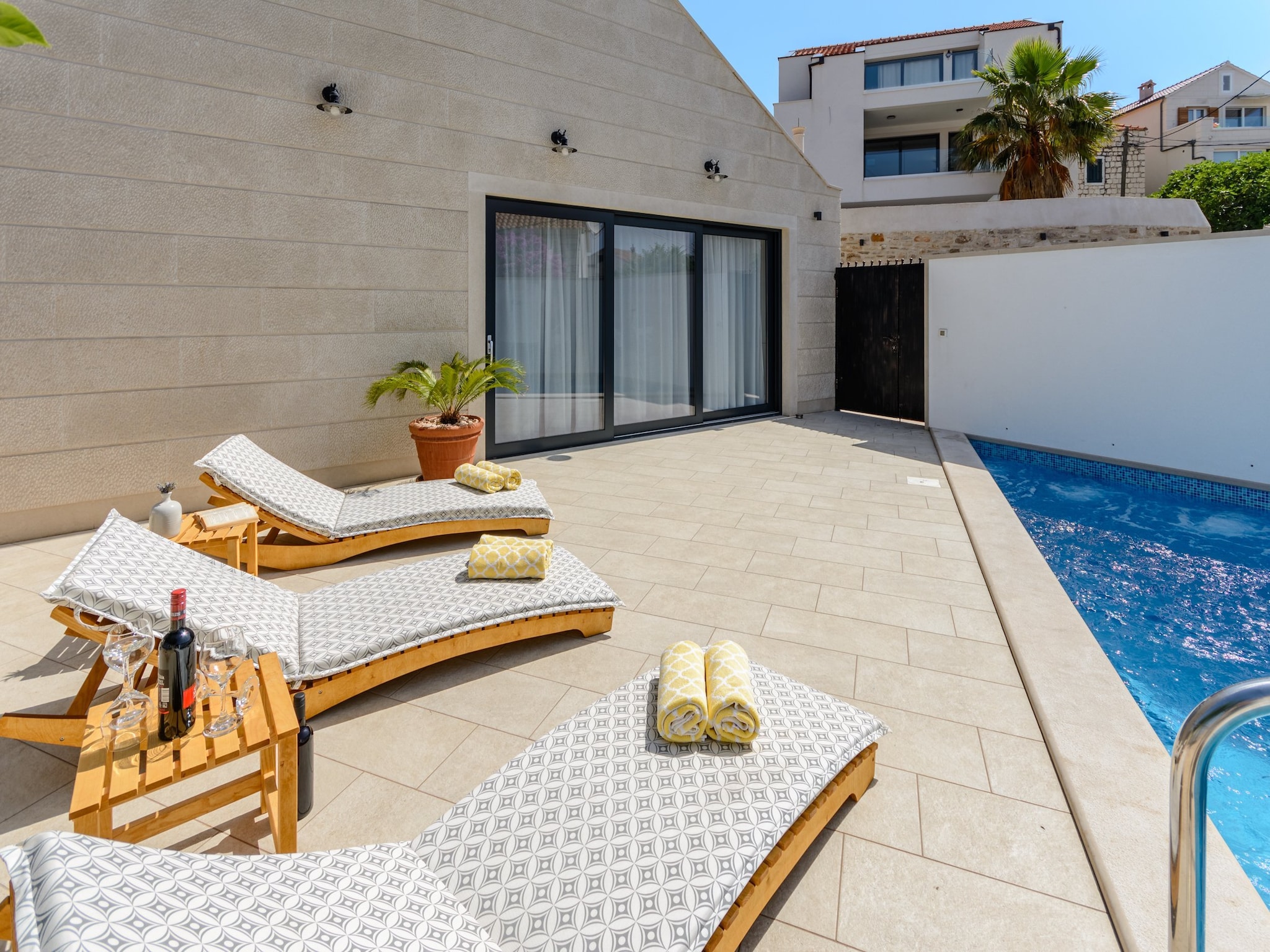 Dom Villa Stone Pearl - Two Bedroom Holiday House with