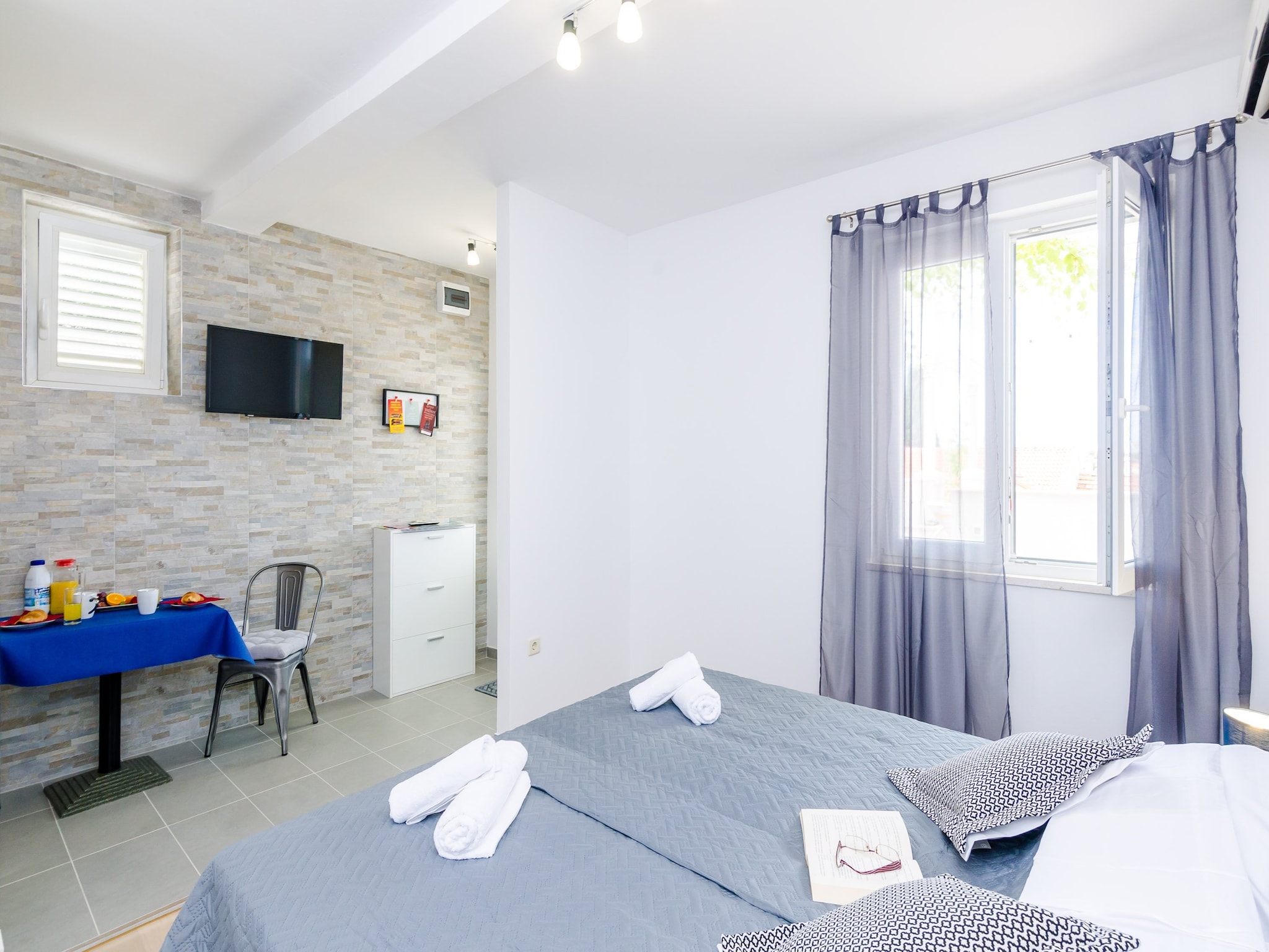 Apartmá Miracle Apartments - Comfort Studio Apartment with
