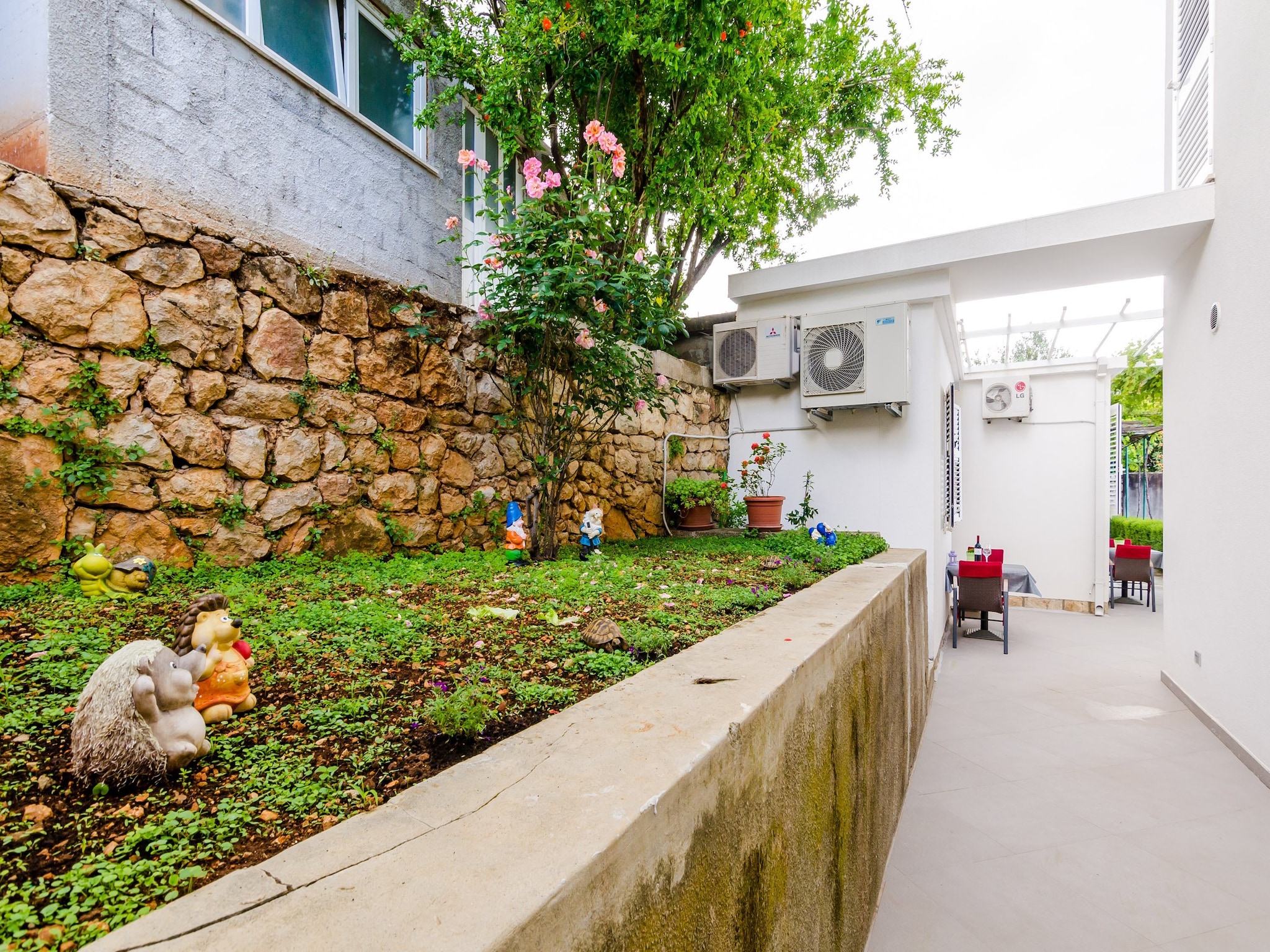 Apartmá Miracle Apartments - Comfort Studio Apartment with