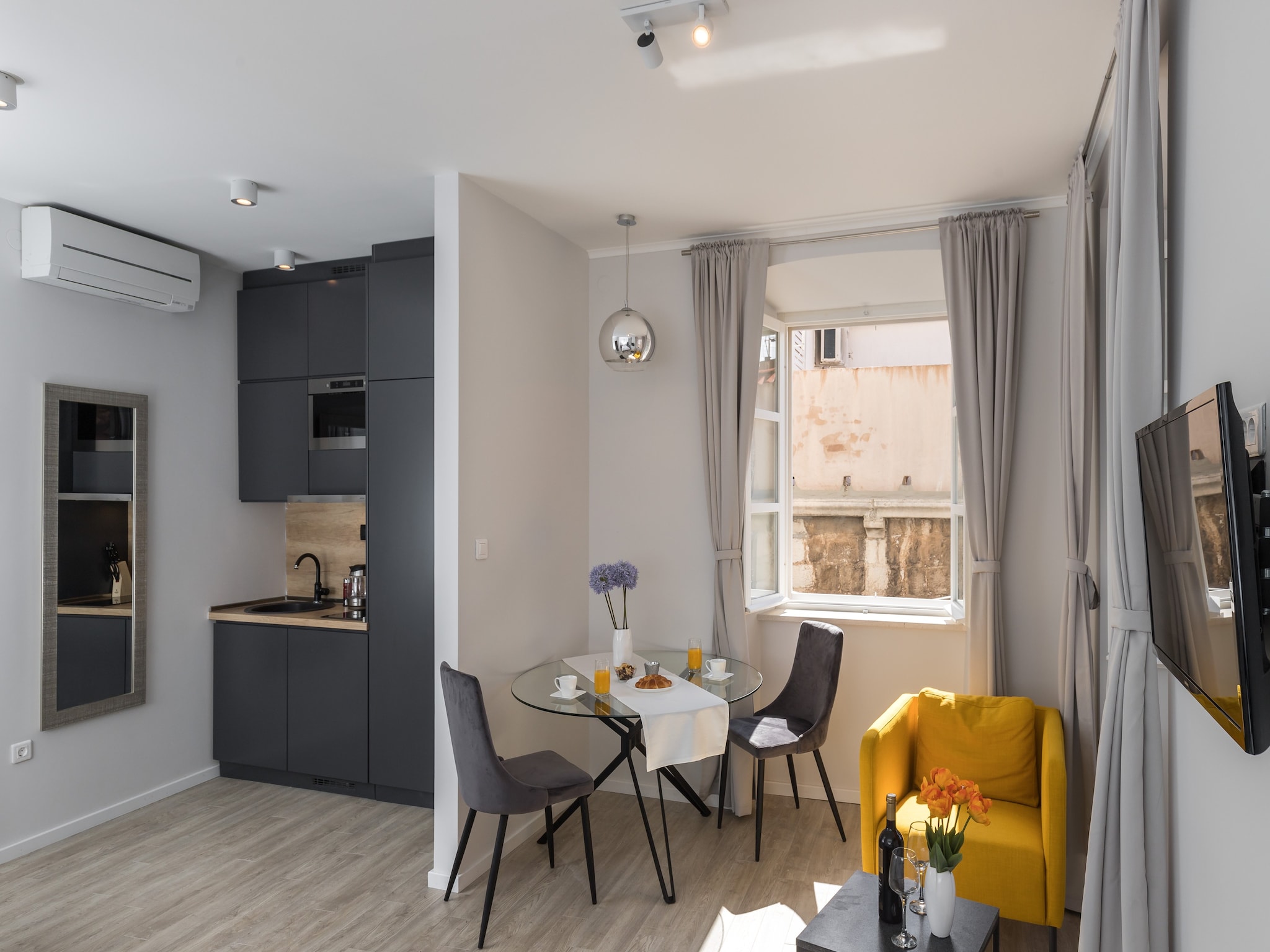 Apartmá Apartments Urbis - Studio Apartment with City View