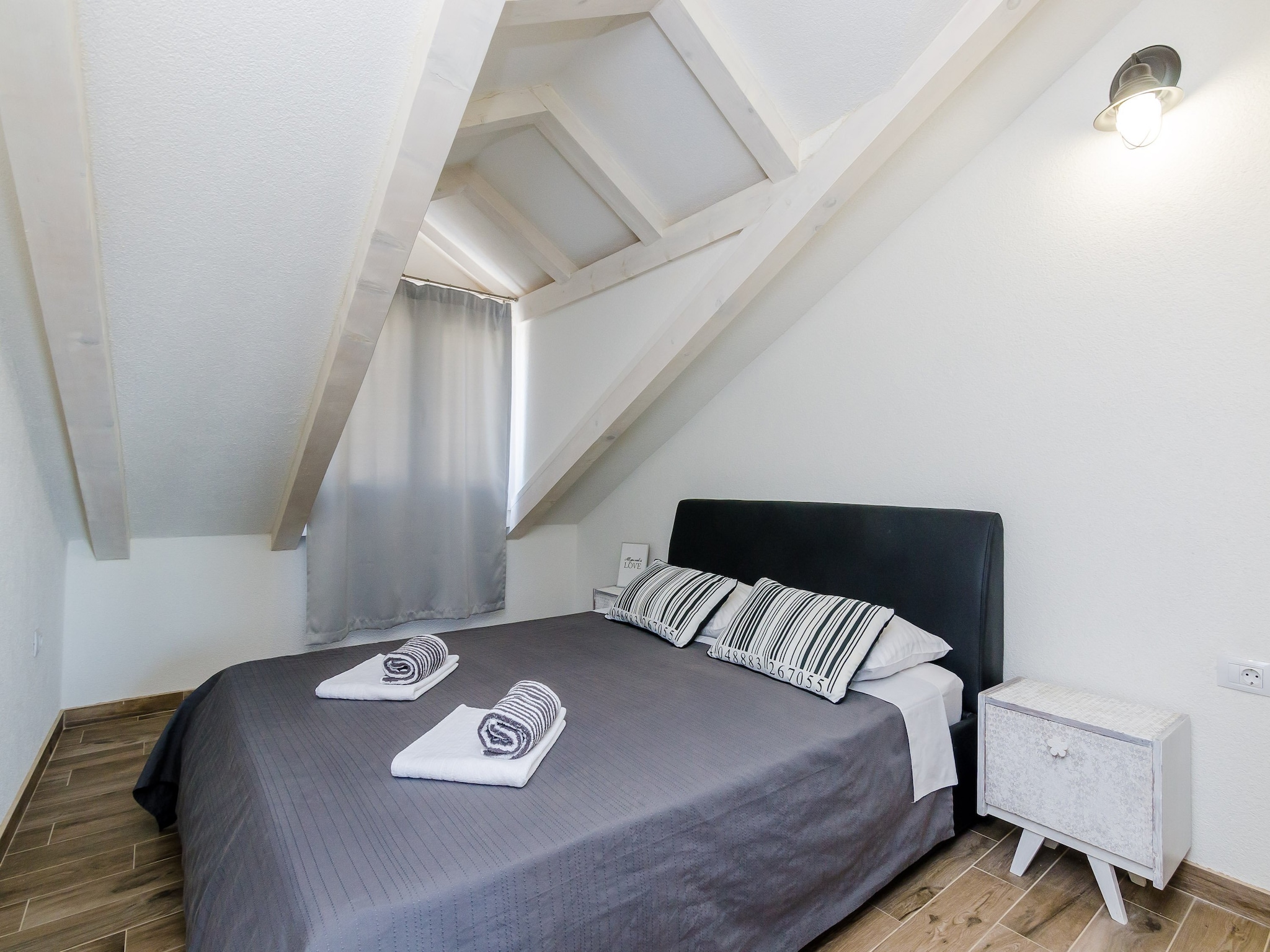 Apartmá Apartments Life - Two Bedroom Apartment with Balco