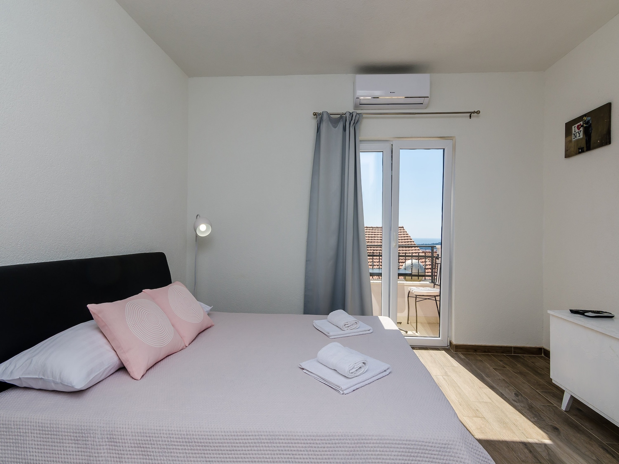 Apartmá Apartments Life - Two Bedroom Apartment with Balco