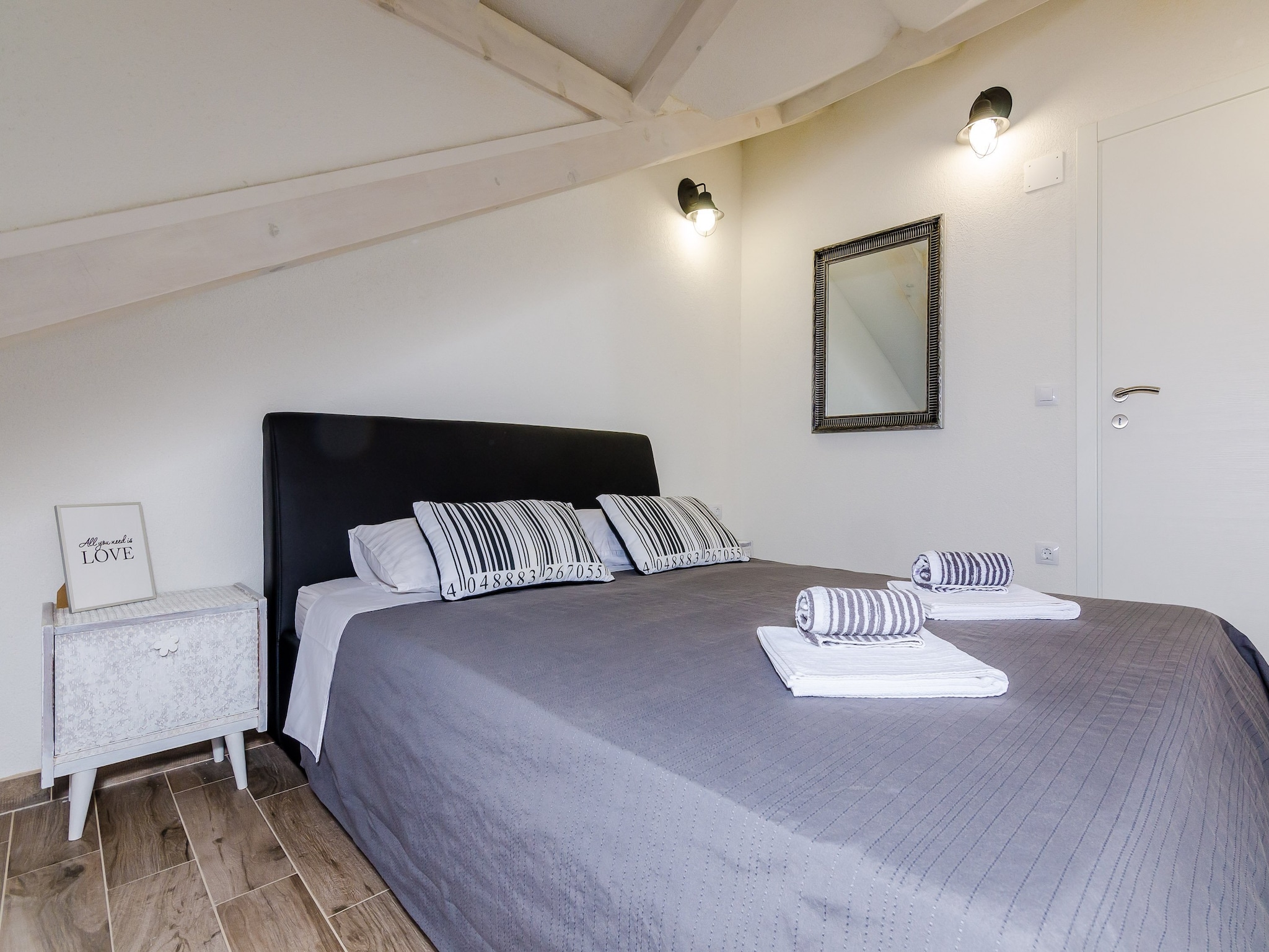 Apartmá Apartments Life - Two Bedroom Apartment with Balco