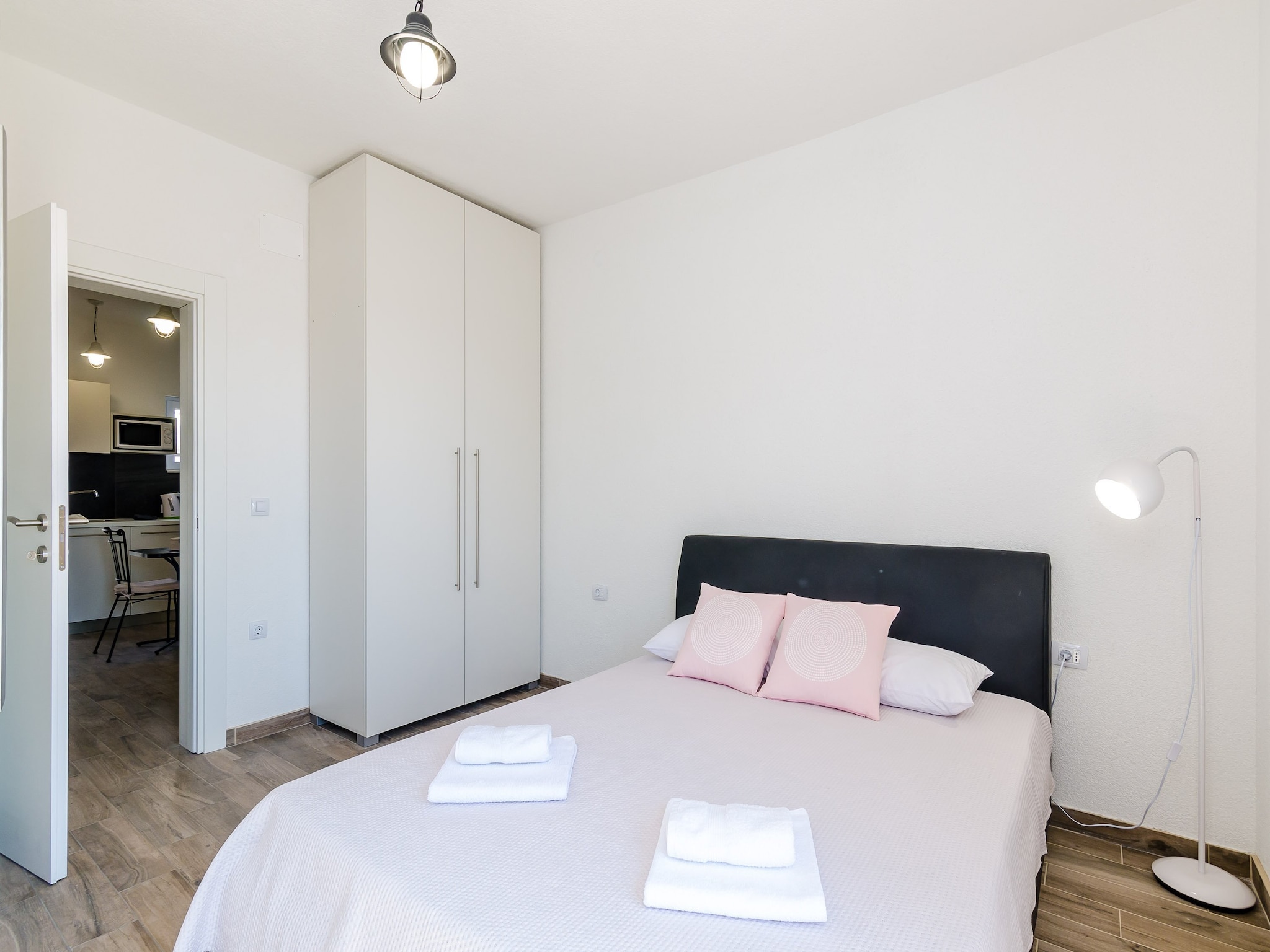 Apartmá Apartments Life - Two Bedroom Apartment with Balco