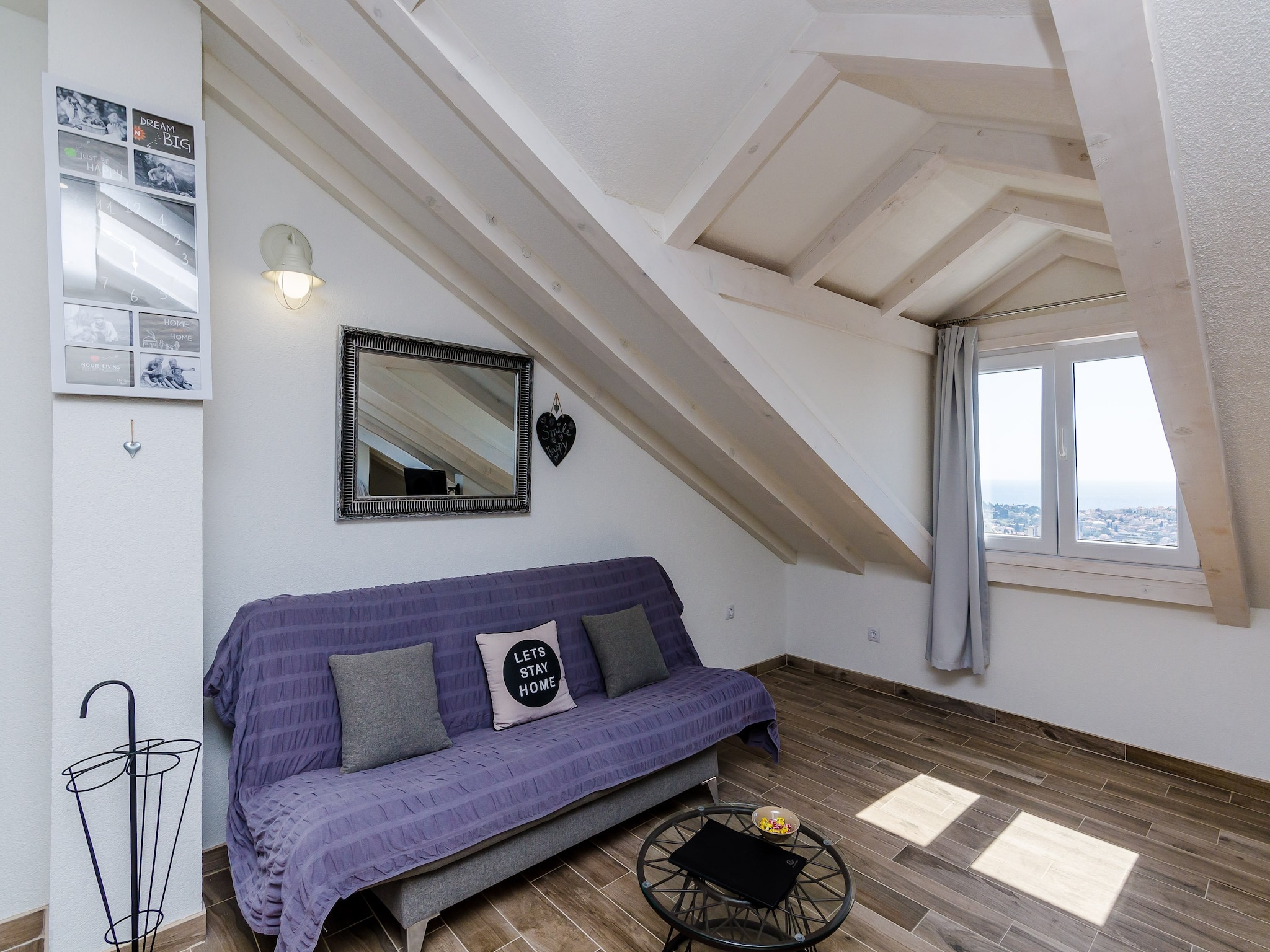 Apartmá Apartments Life - Two Bedroom Apartment with Balco