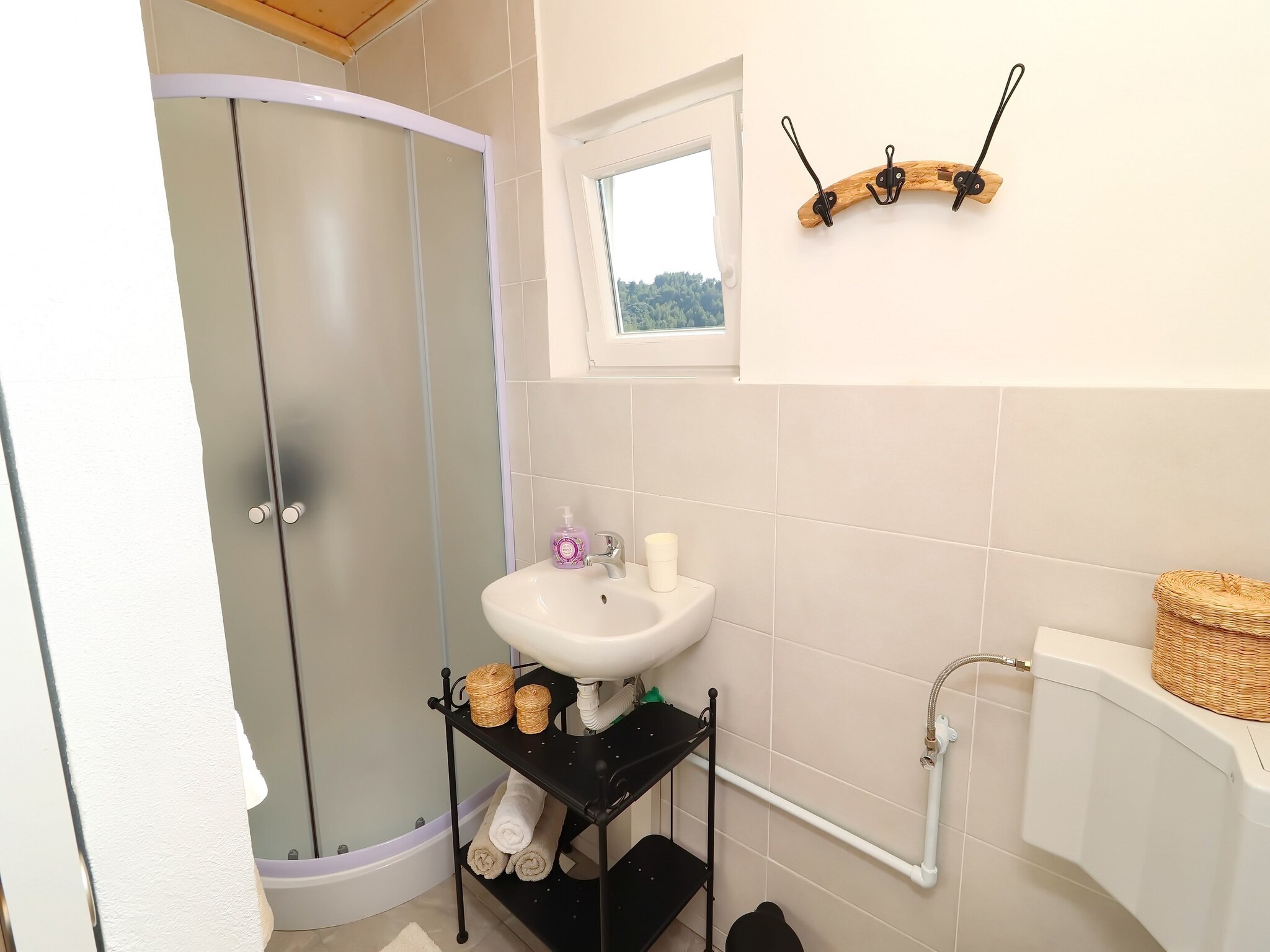 Feriebolig Greenside Cottage Lumi-Two Bedroom Holiday Home wi