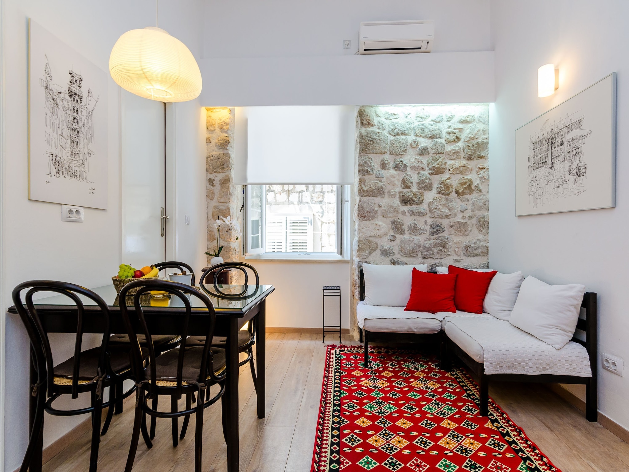 Apartmá Midtown Apartments - Studio Apartment with Street