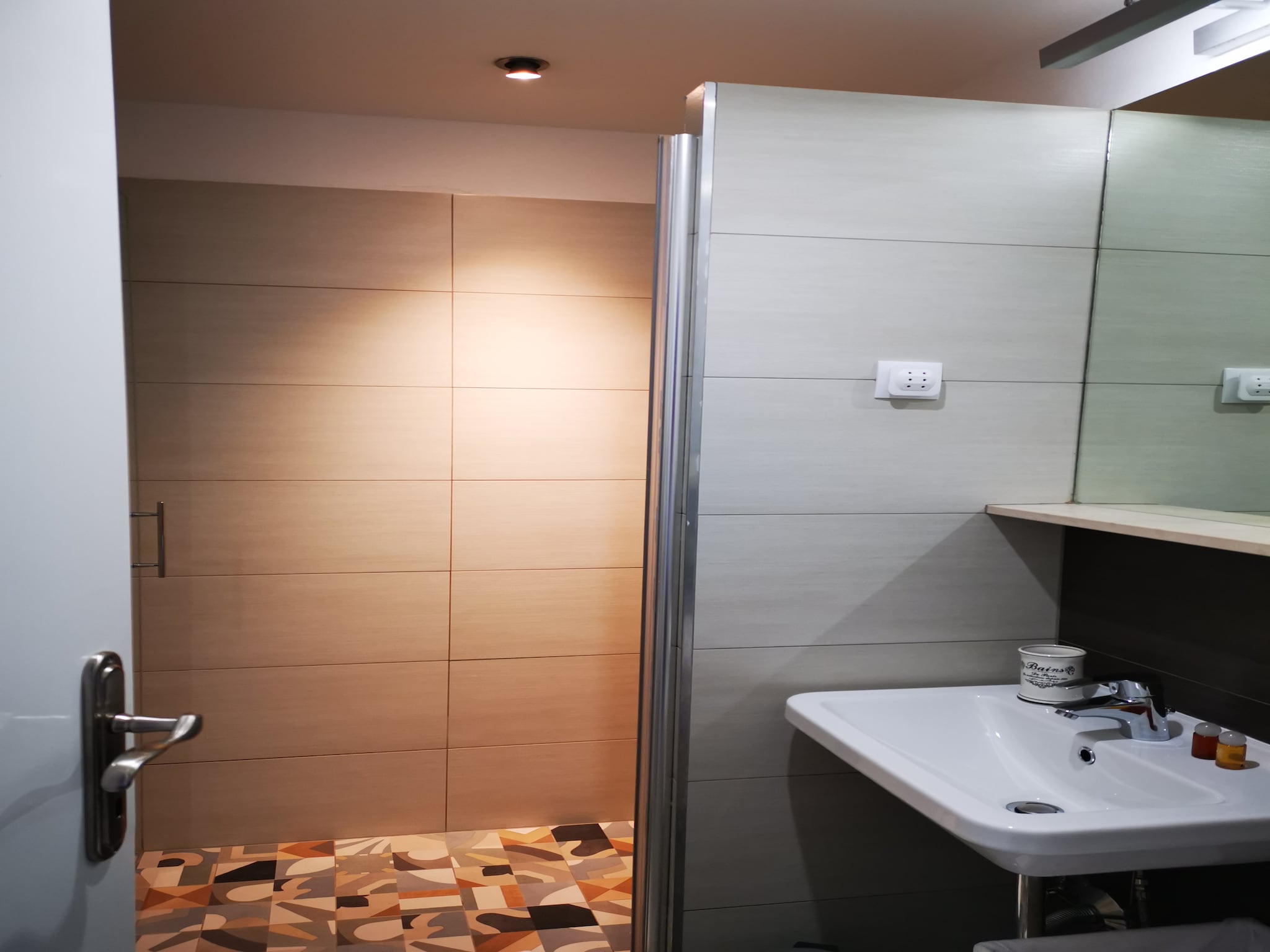 Apartmá Midtown Apartments - Studio Apartment with Street