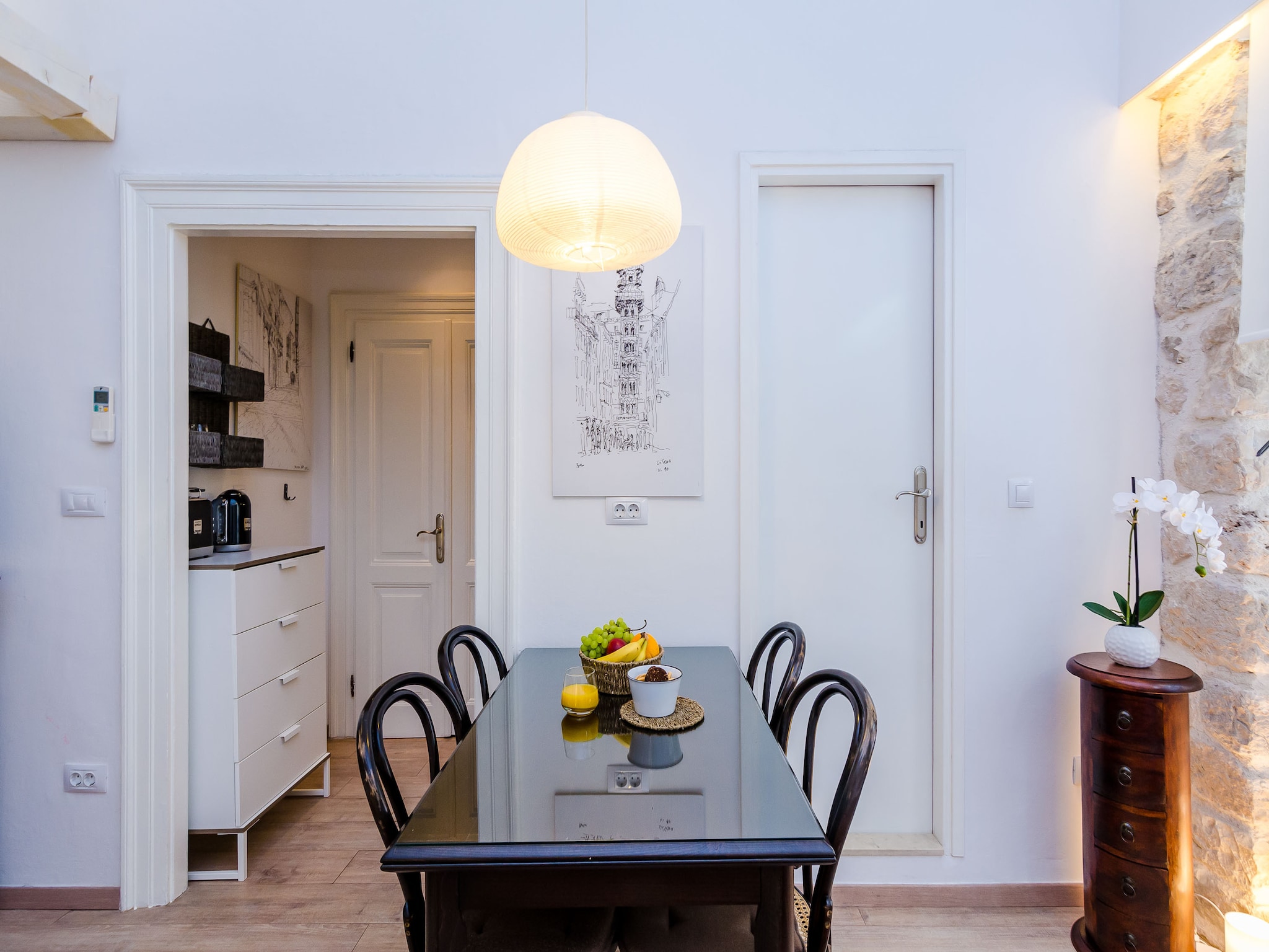 Apartmá Midtown Apartments - Studio Apartment with Street