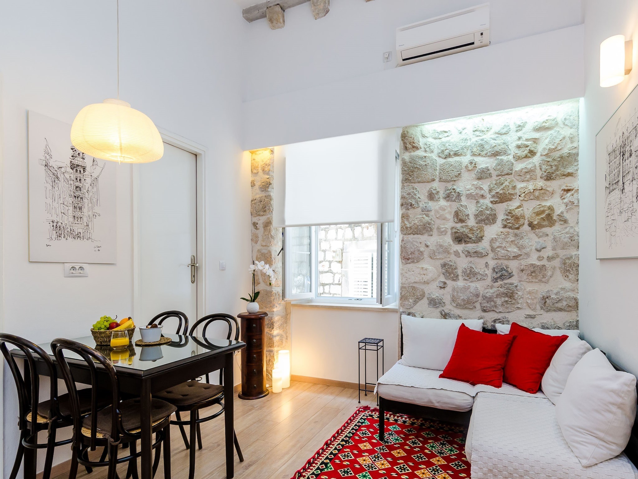 Apartmá Midtown Apartments - Studio Apartment with Street