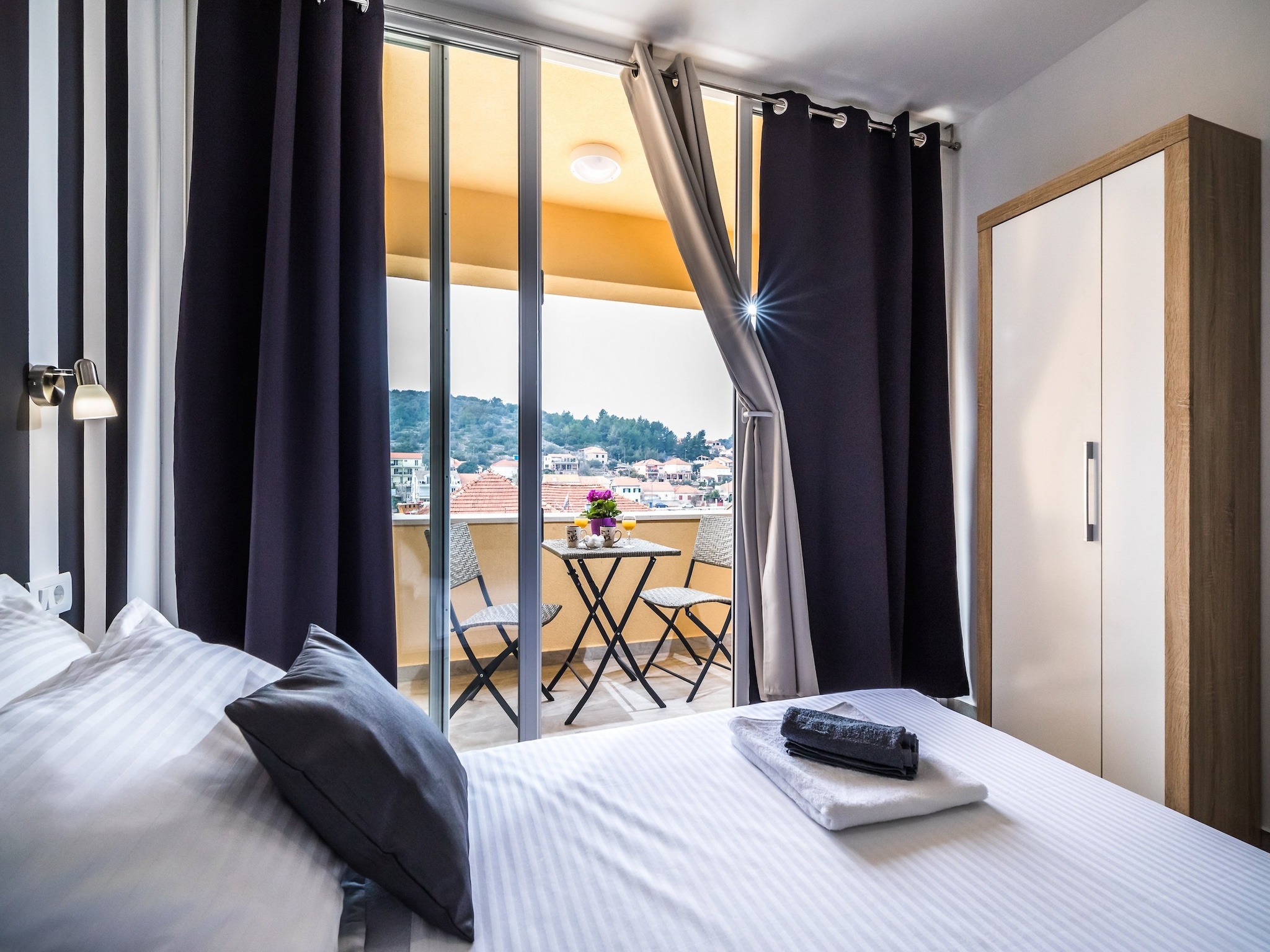 Apartmá Apartments Sunshine Home - Double Room with balcon