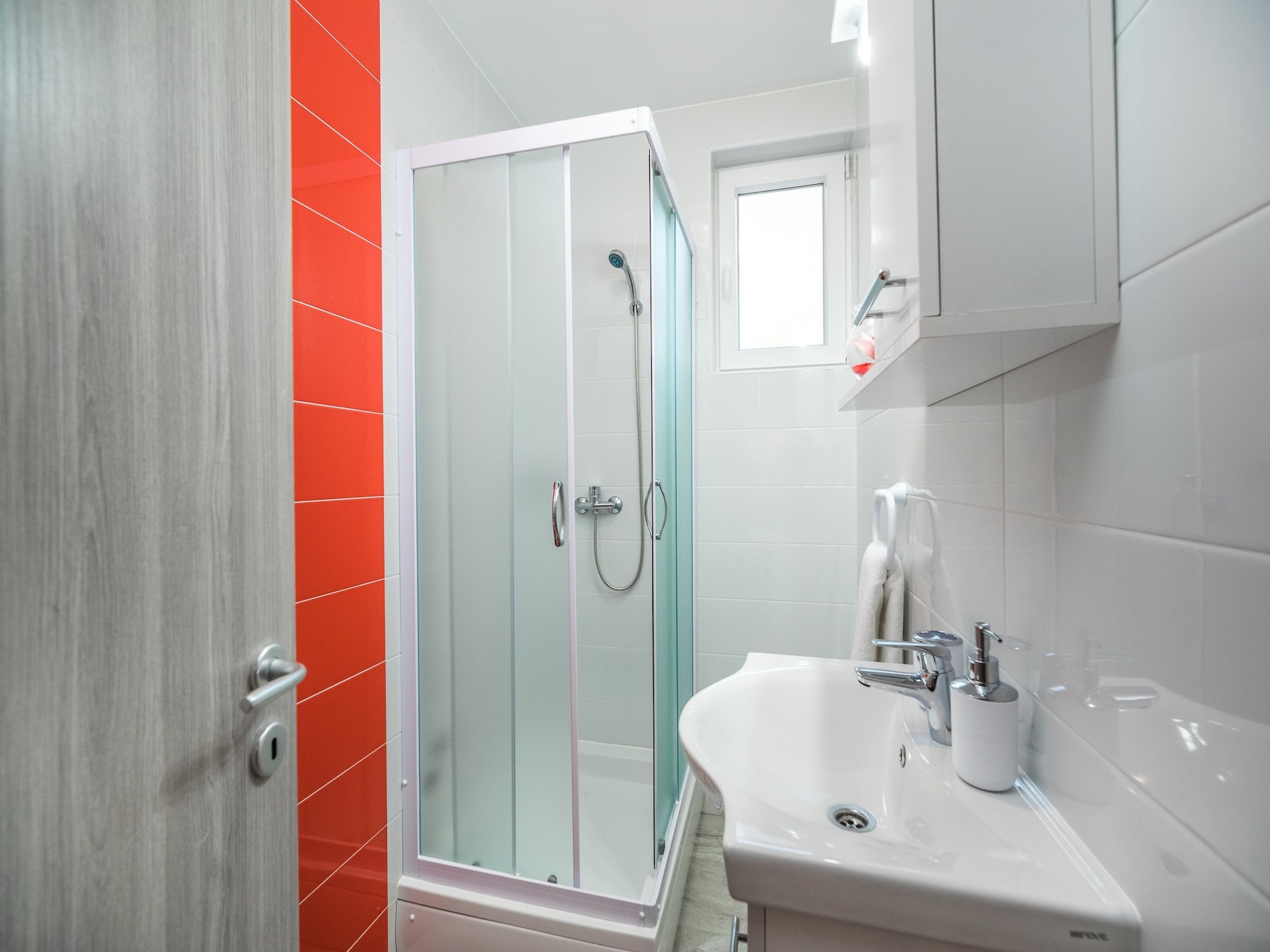 Apartmá Apartments Sunshine Home - Double Room ( Red )