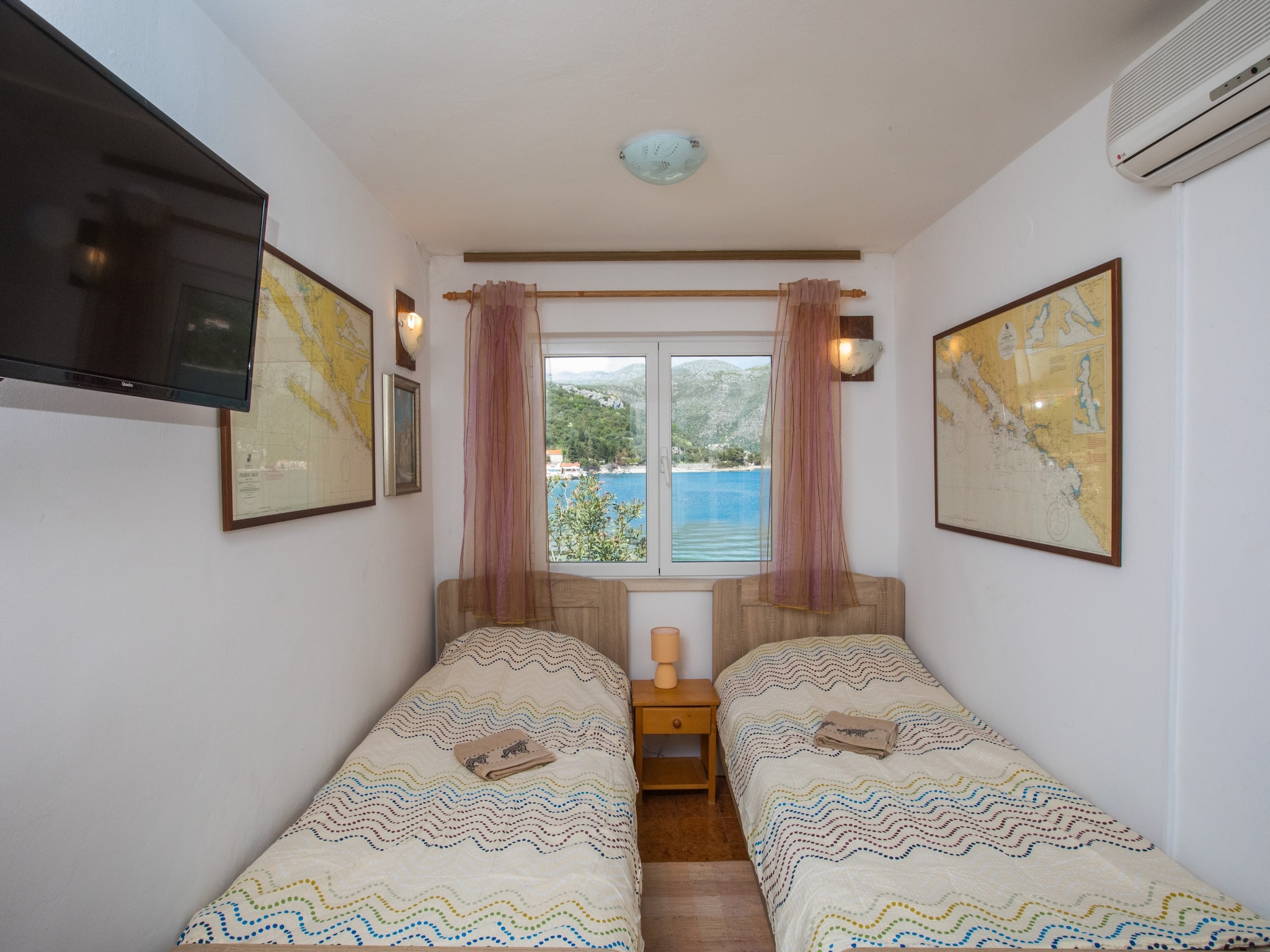 Apartmá Seaside Studio - Studio Apartment with Private Bea