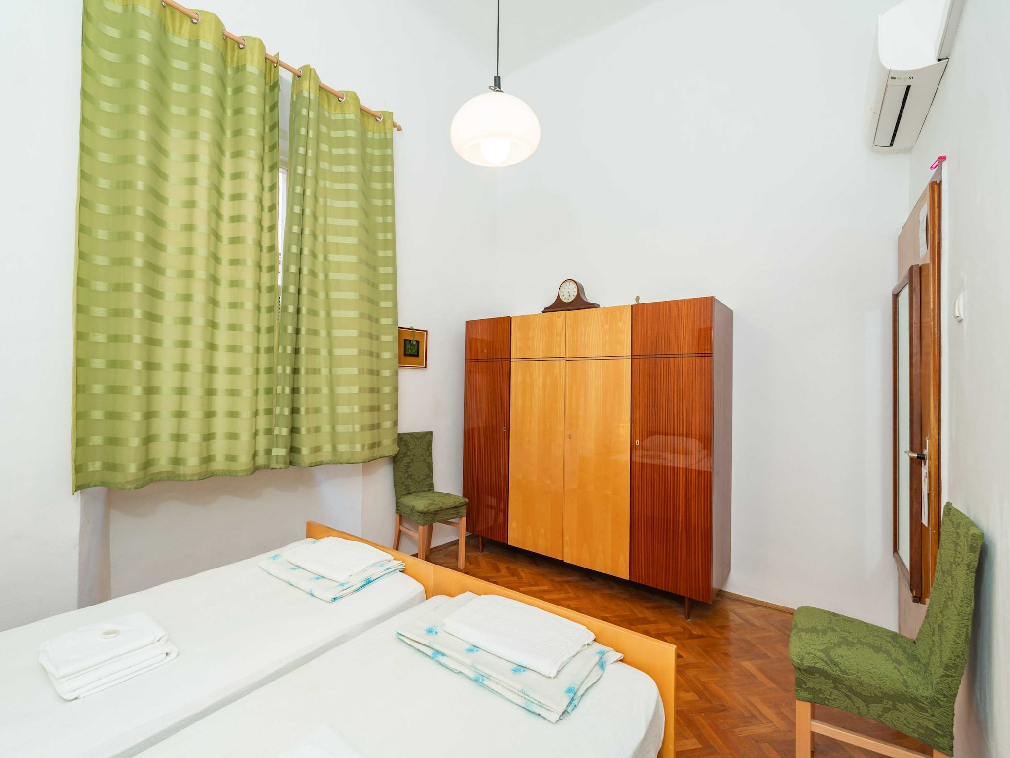 Apartmá Two Stars Two Beds Downtown Apartment - One-Bedroo
