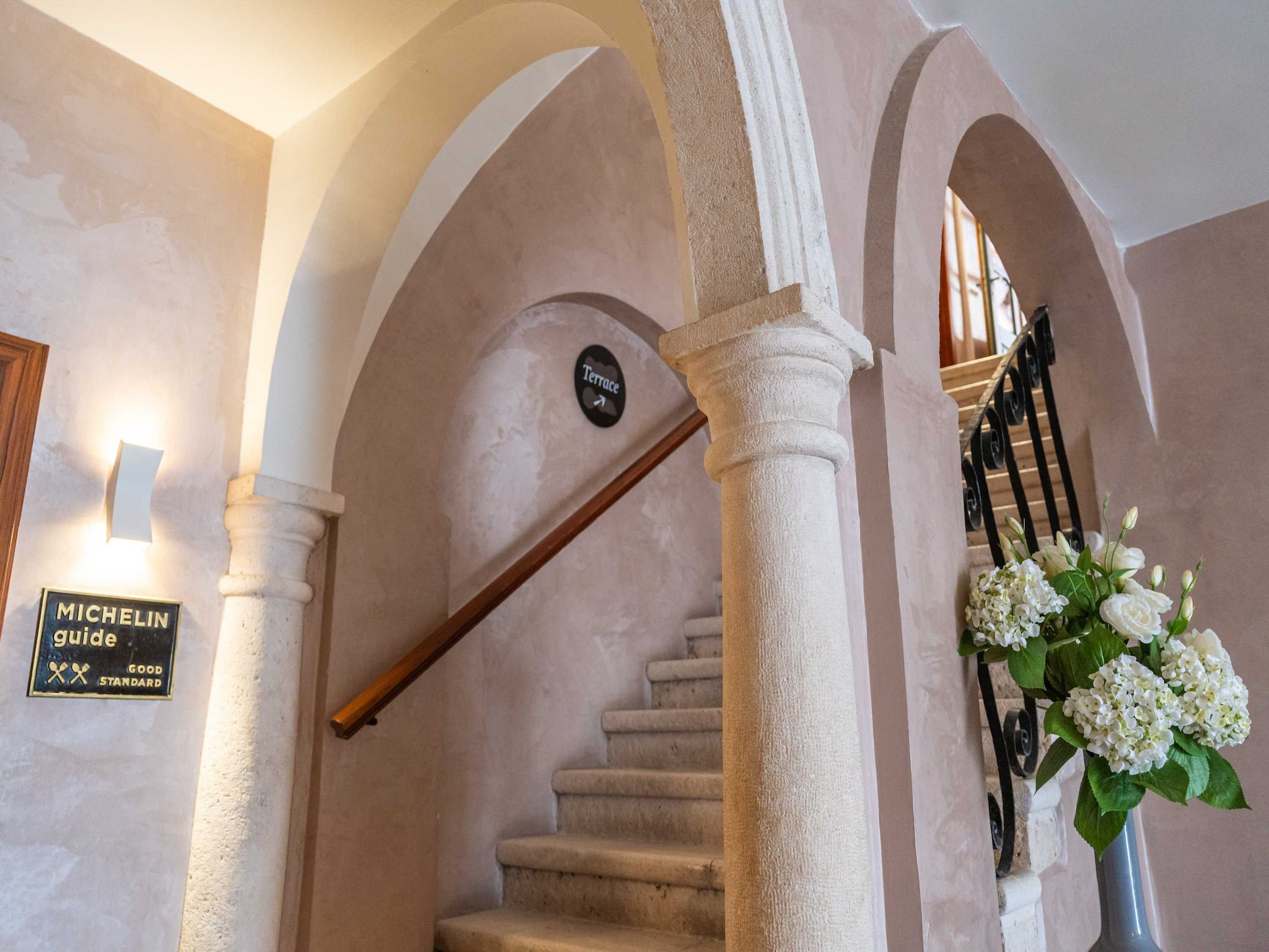 Apartmá Two Stars Two Beds Downtown Apartment - One-Bedroo