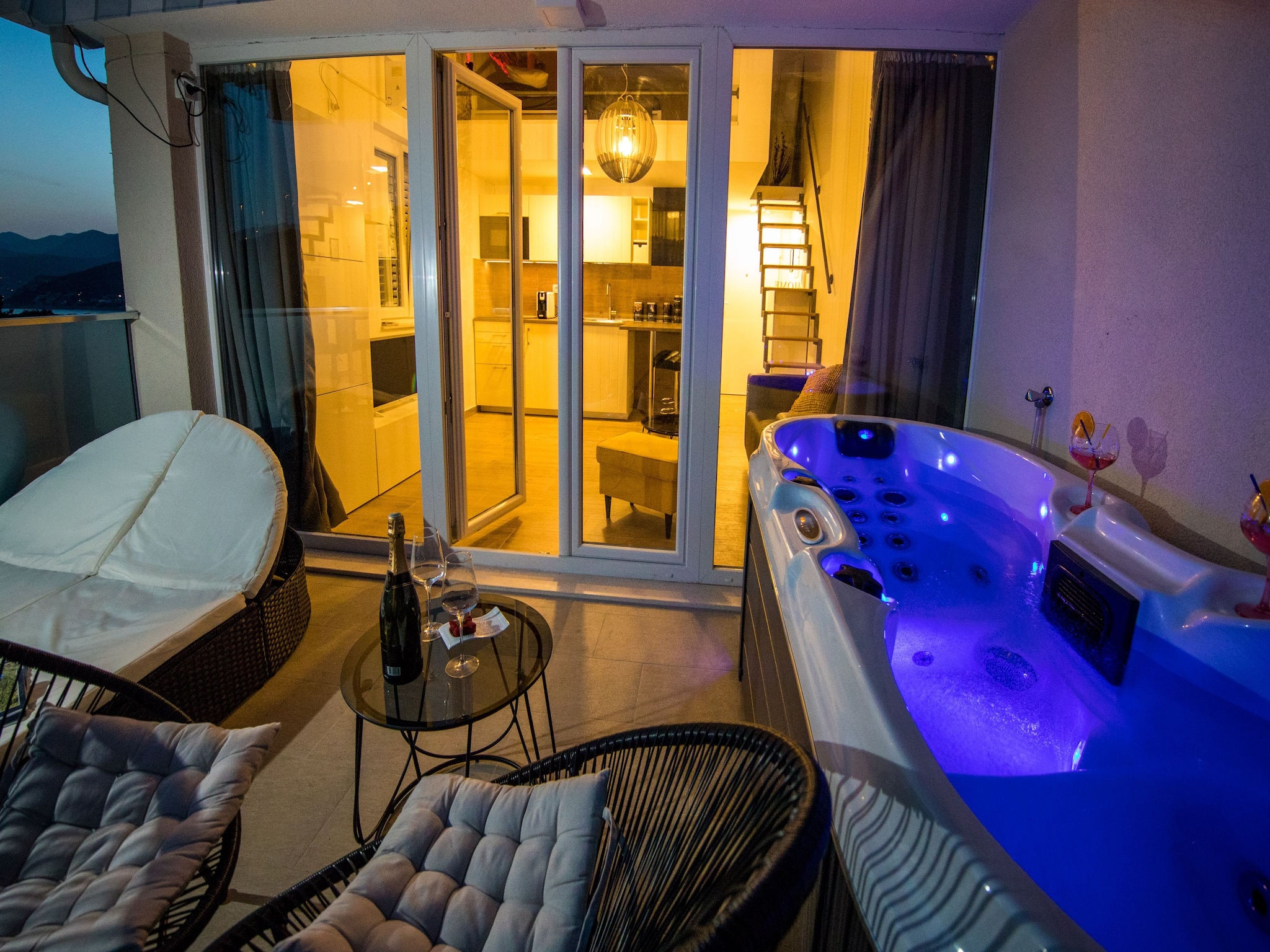 Apartmá Apartment Velvet - Studio Apartment with Hot Tub