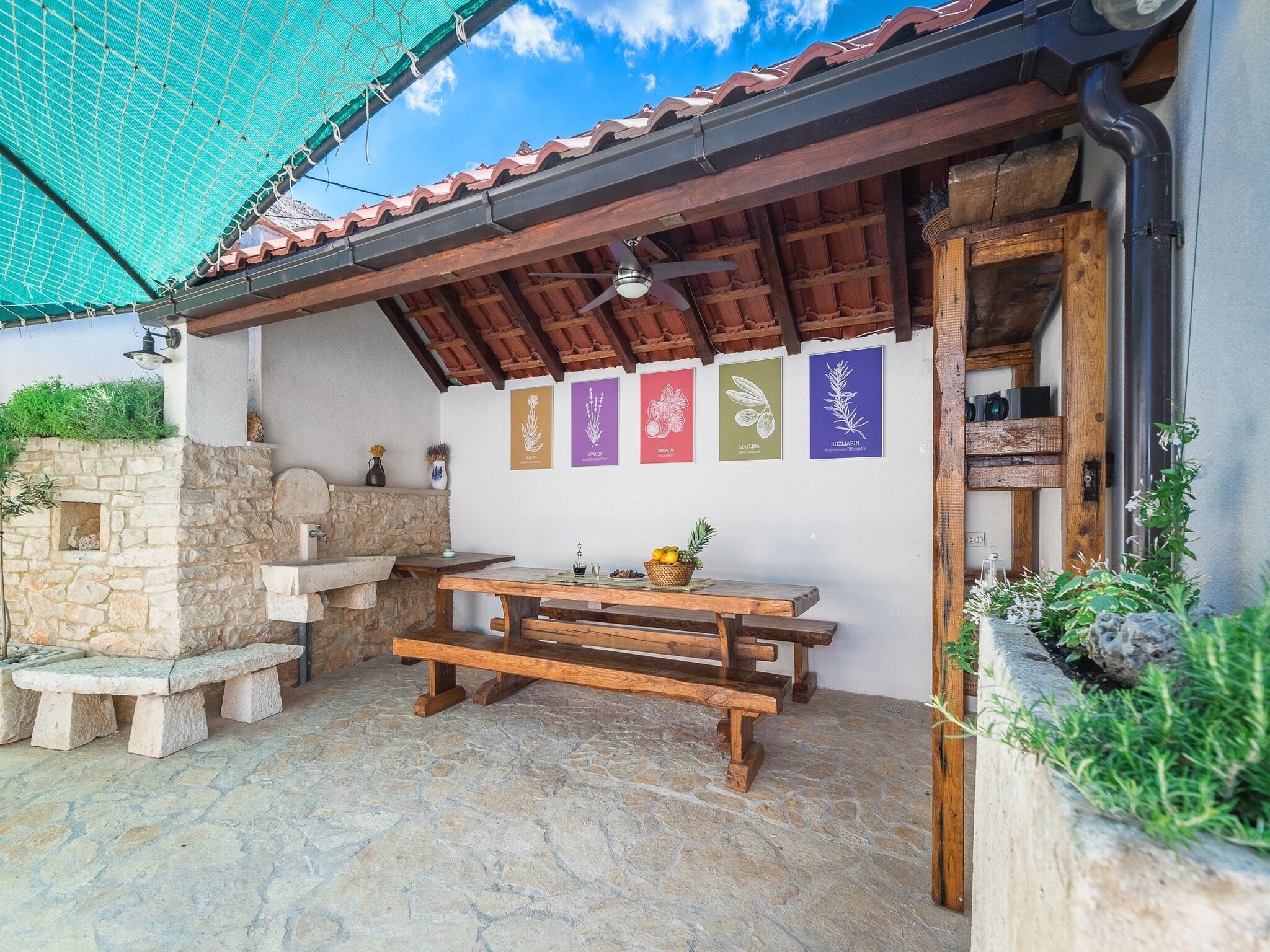  Holiday home Škrika -Three Bedroom Home with