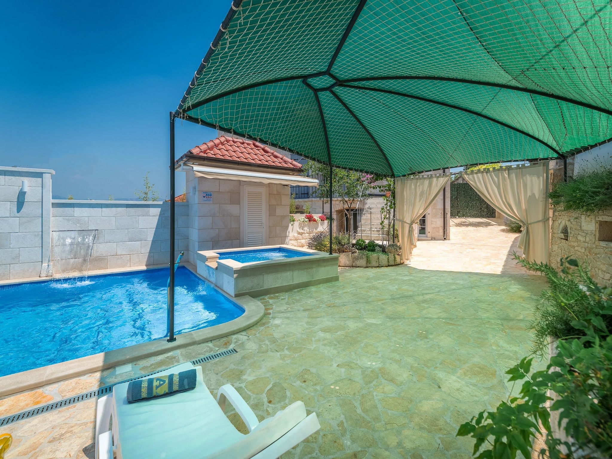   Holiday home Škrika -Three Bedroom Home with