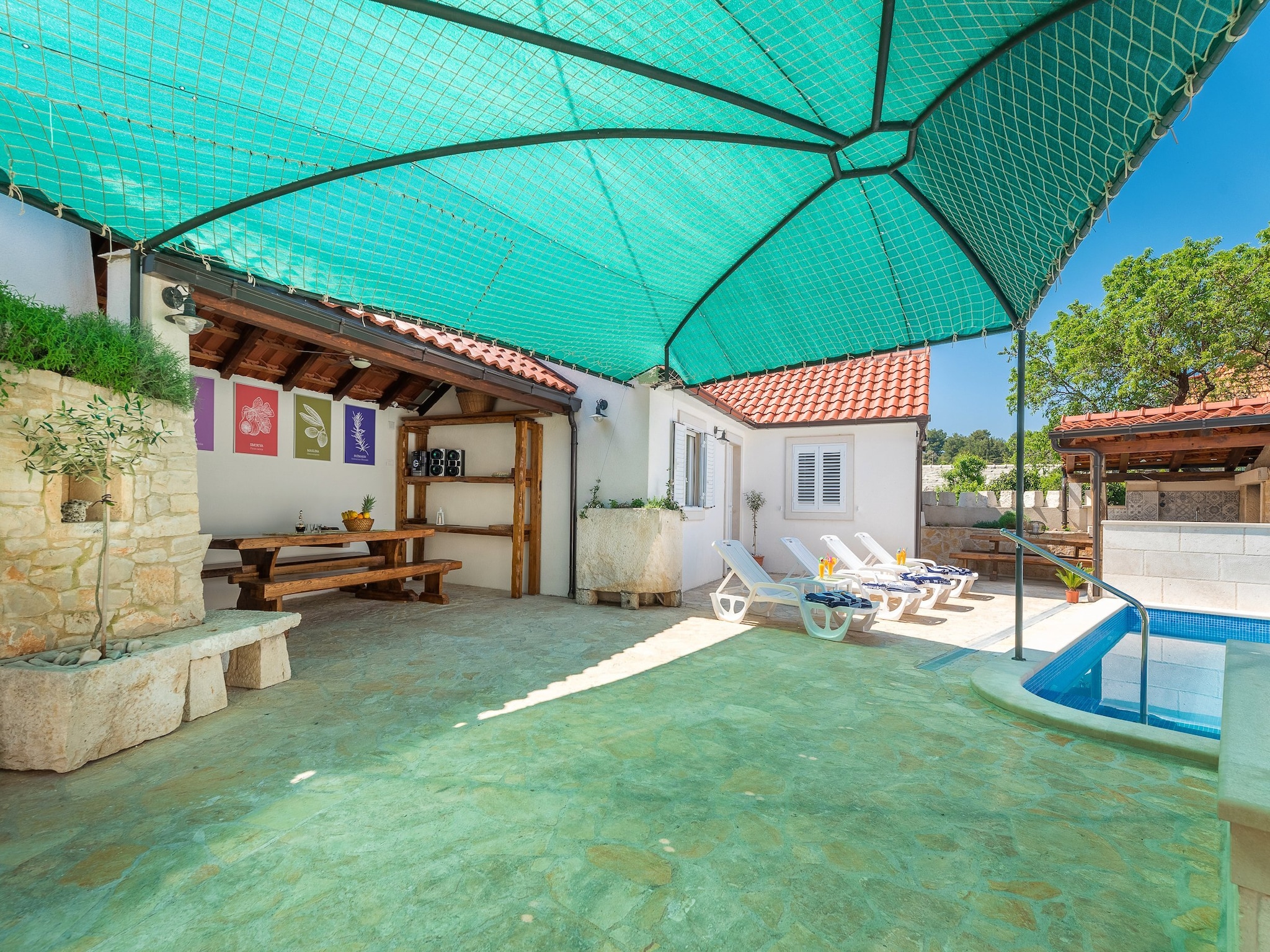   Holiday home Škrika -Three Bedroom Home with