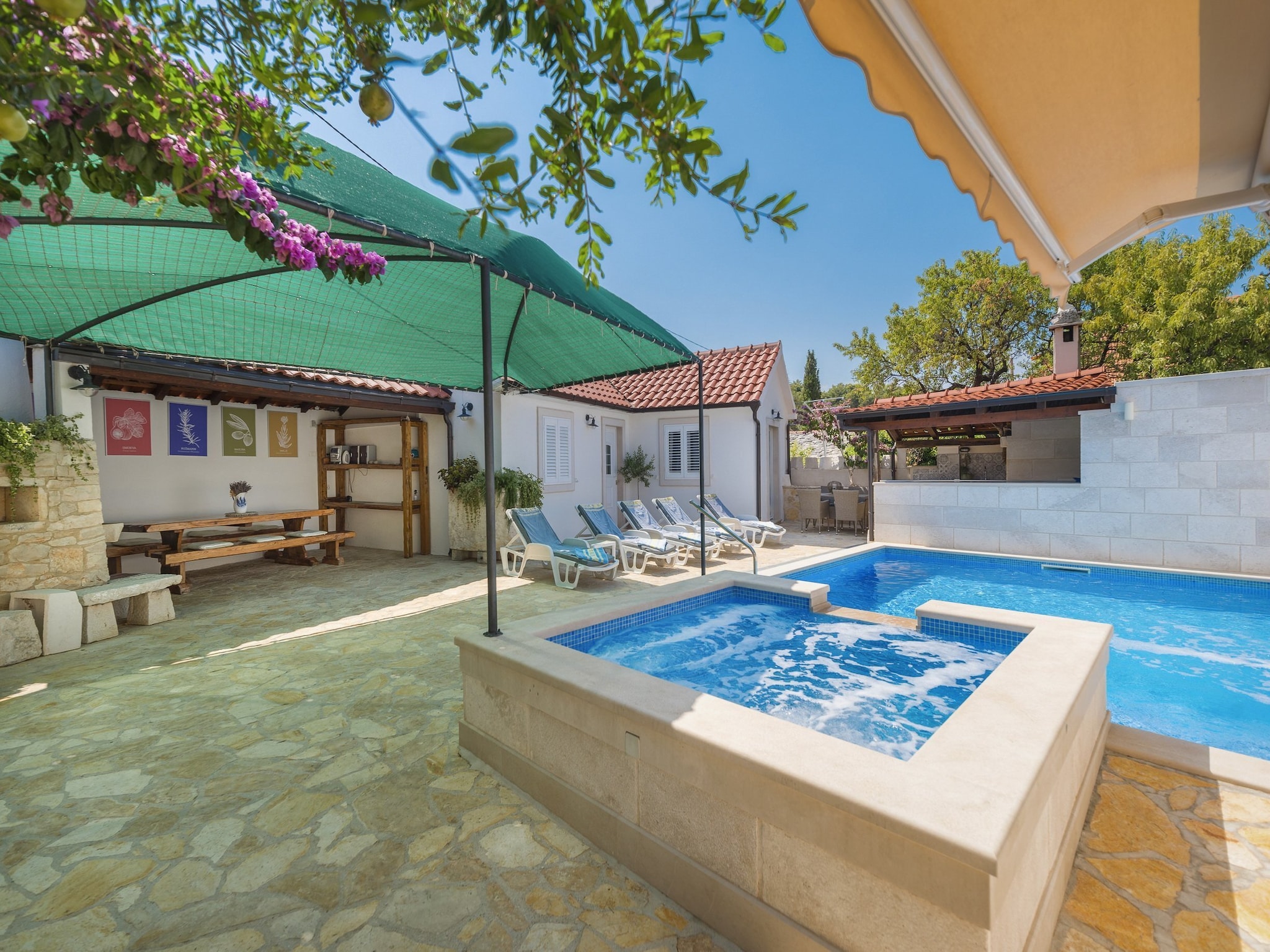   Holiday home Škrika -Three Bedroom Home with