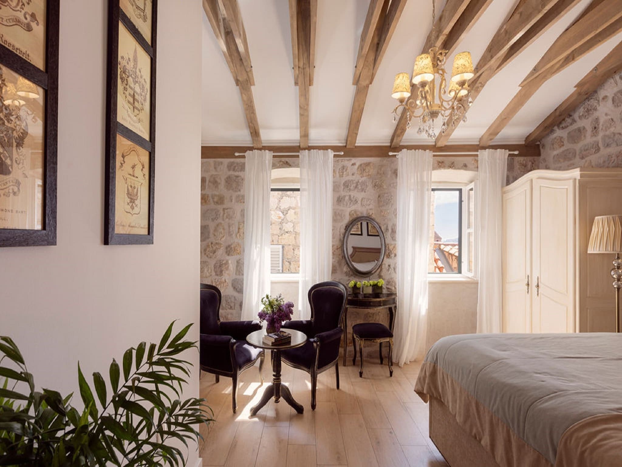 Apartmá Vivaldi - Deluxe Double Room with Side City View (